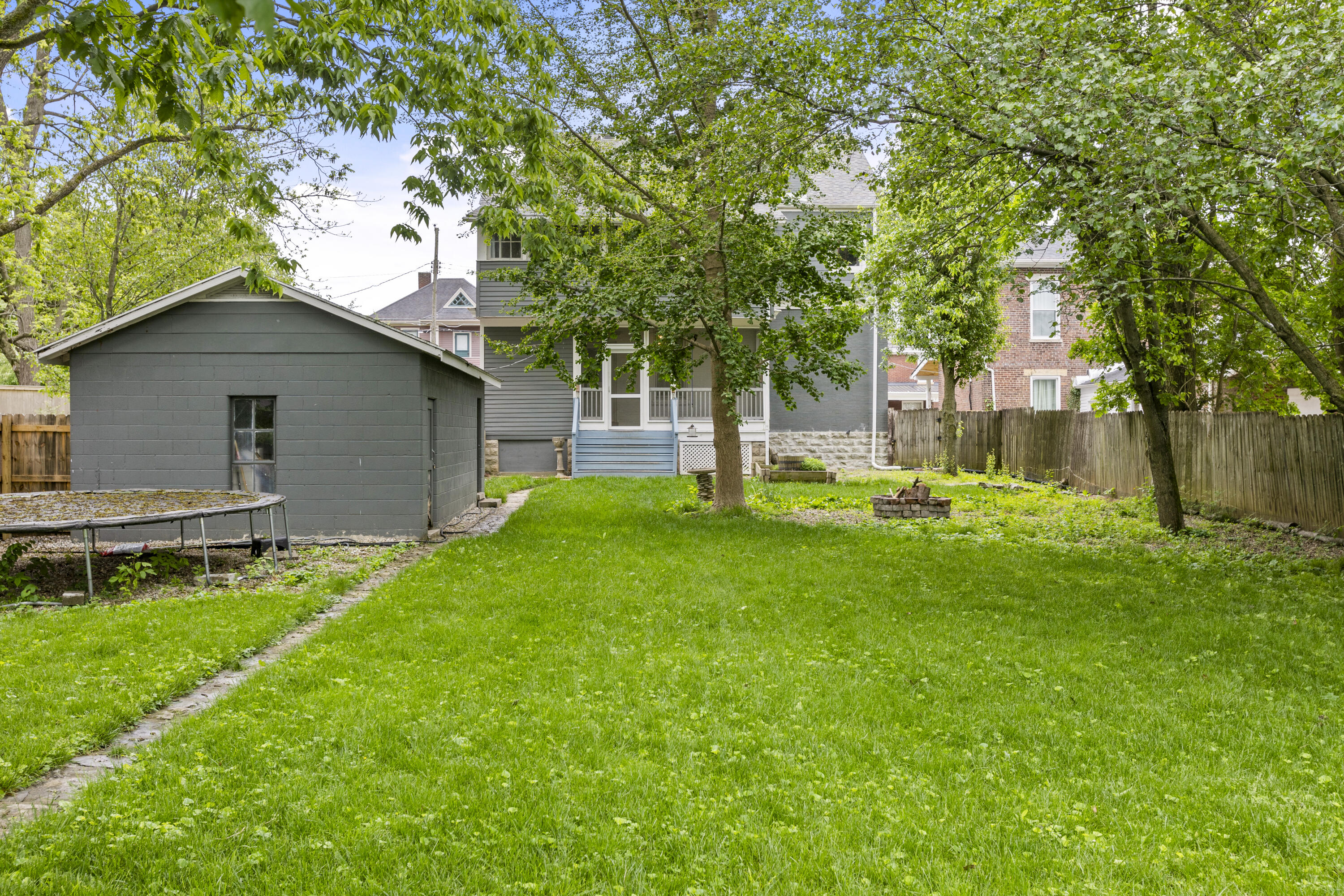 304 E Pleasant Street