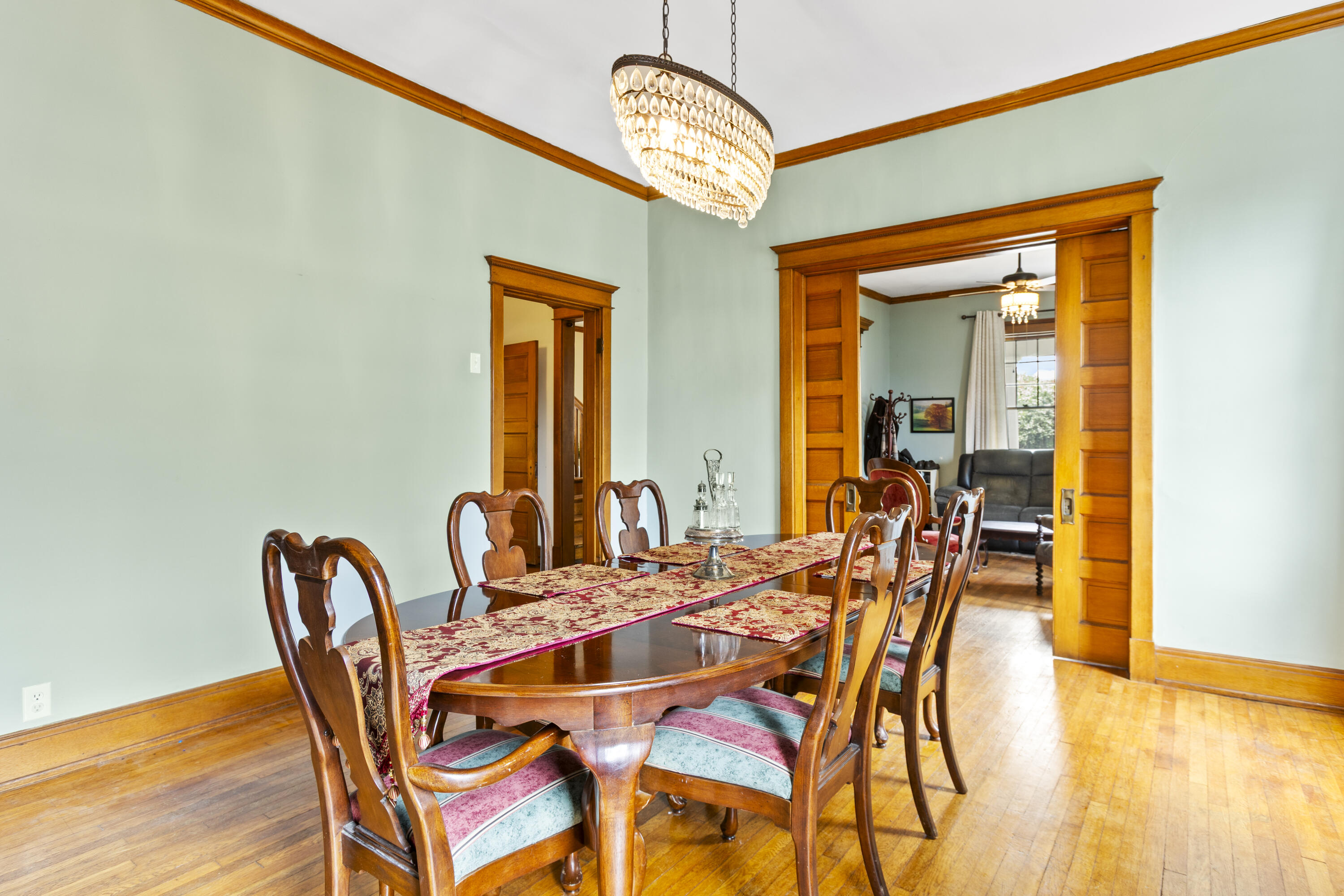 304 E Pleasant Street