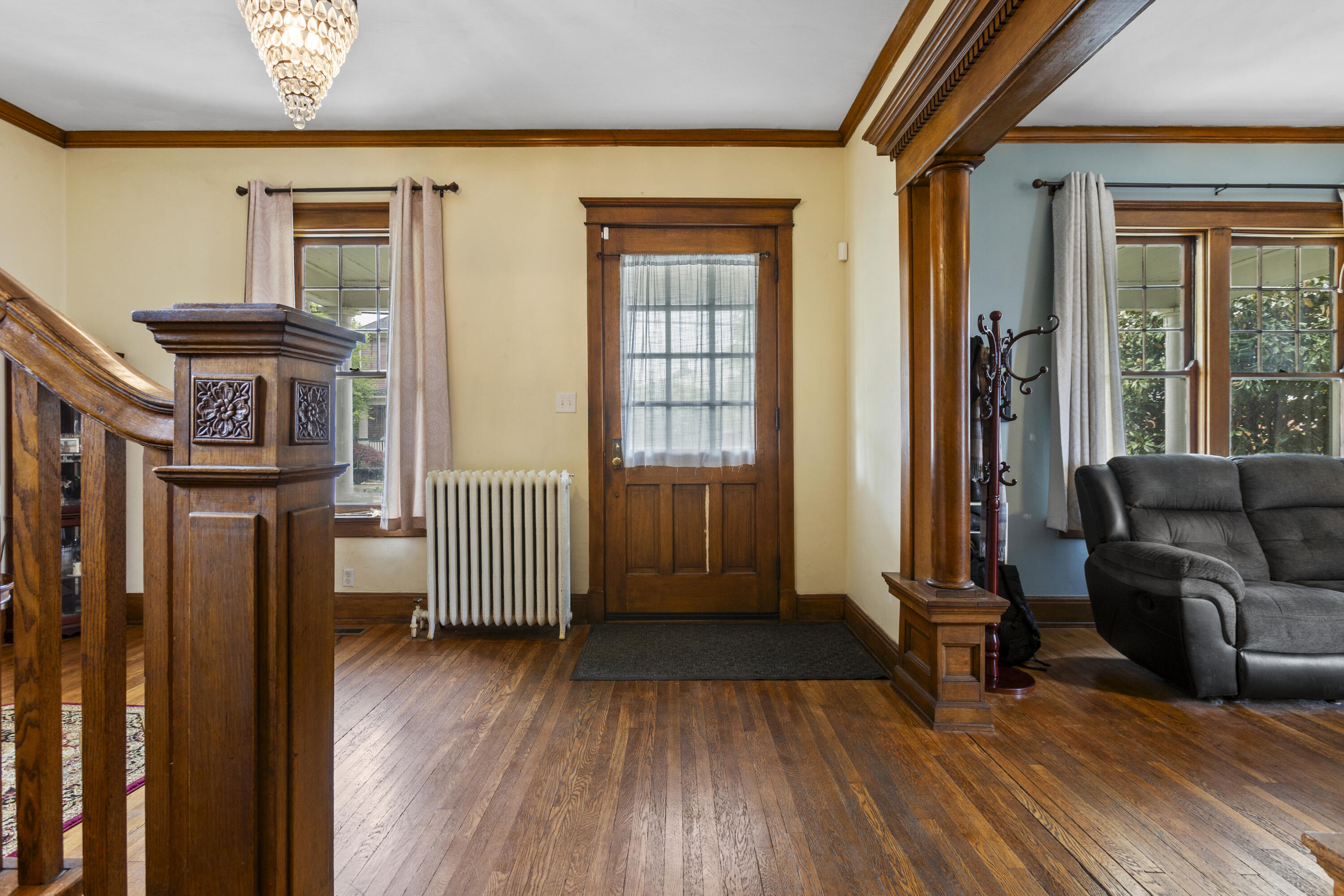 304 E Pleasant Street