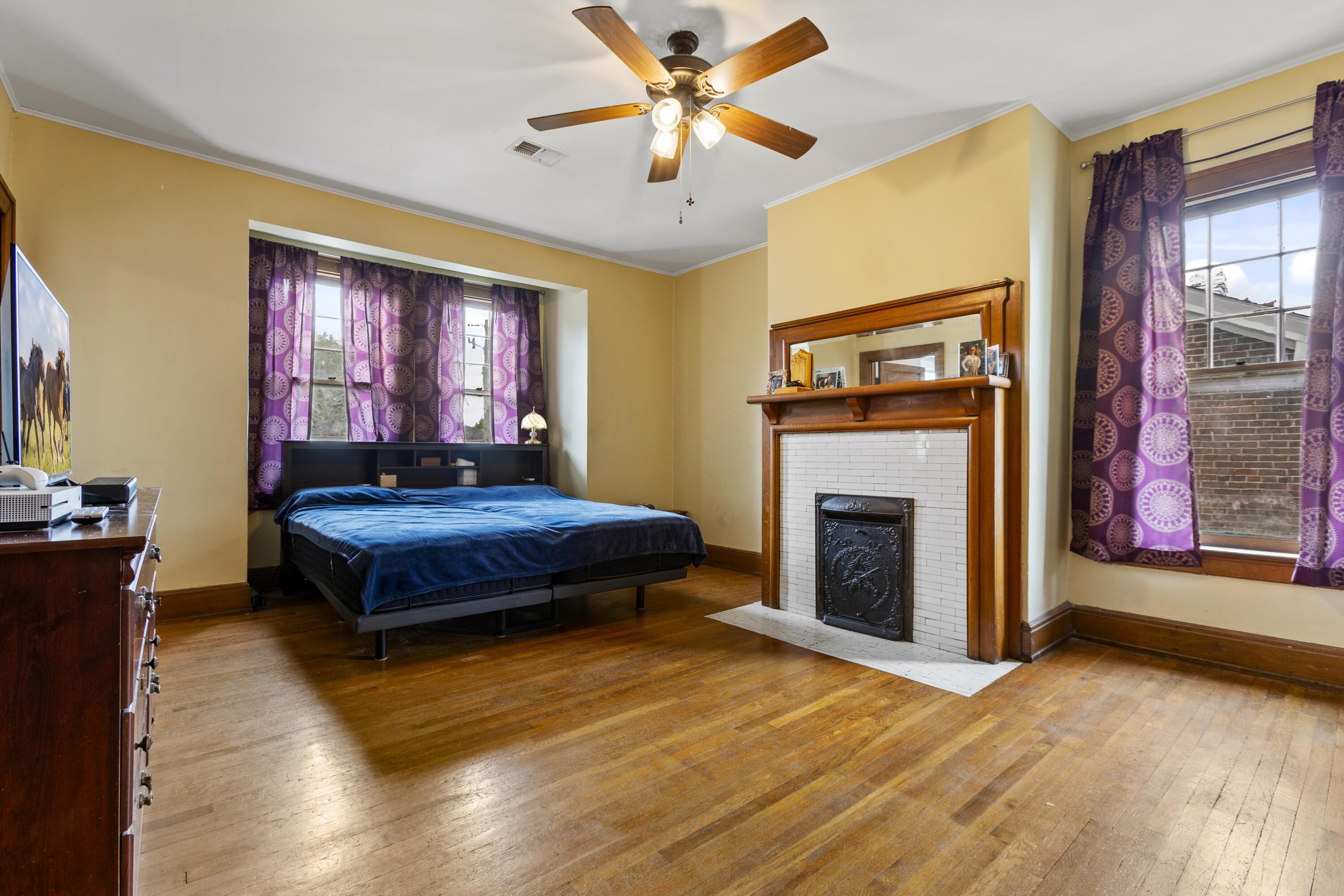 304 E Pleasant Street