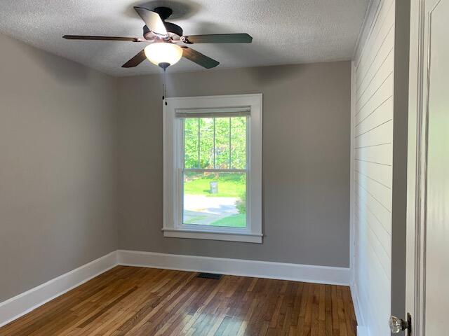 122 Elam Park