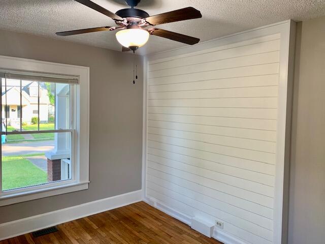 122 Elam Park