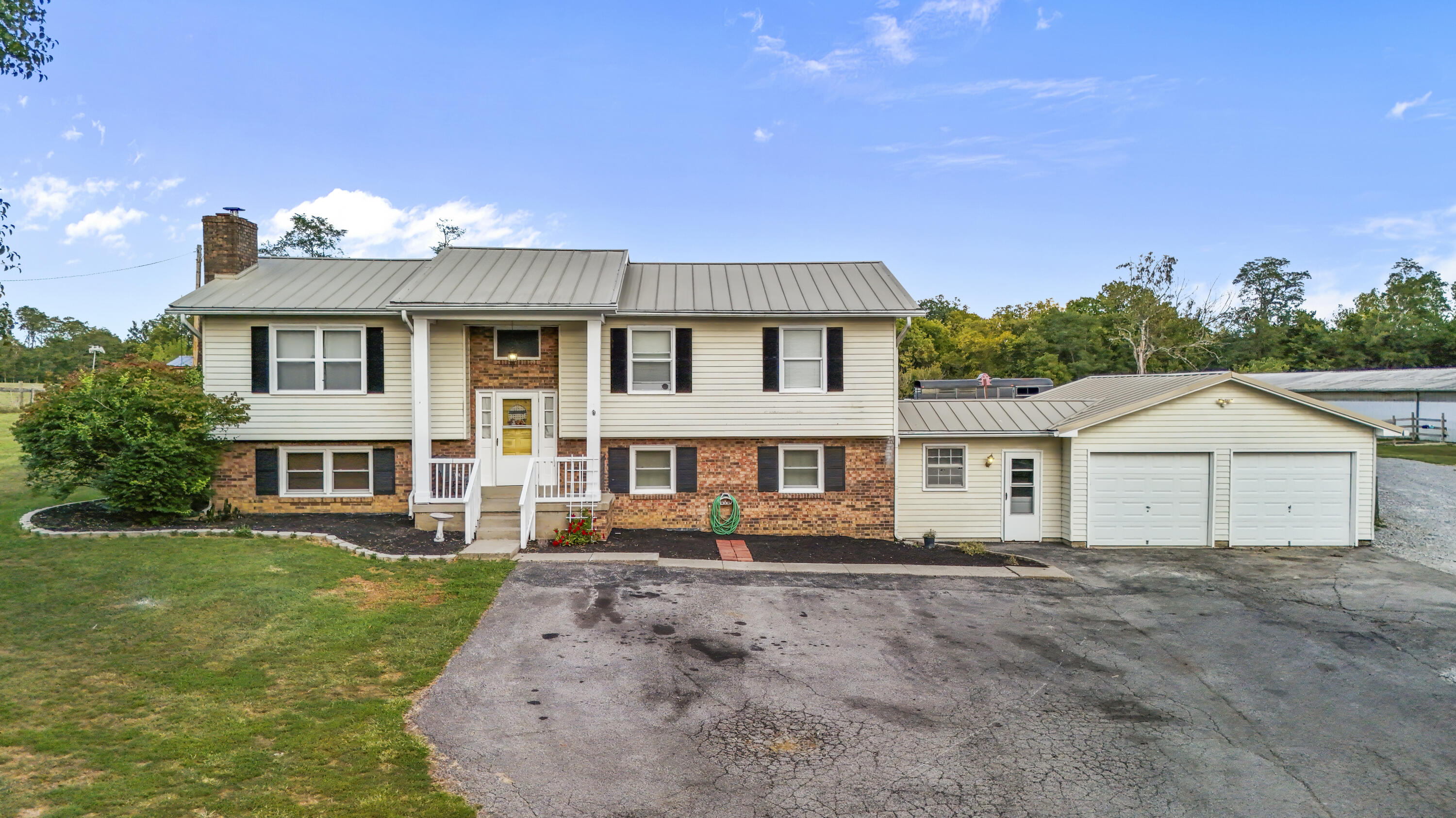 1150 Russell Cave Road