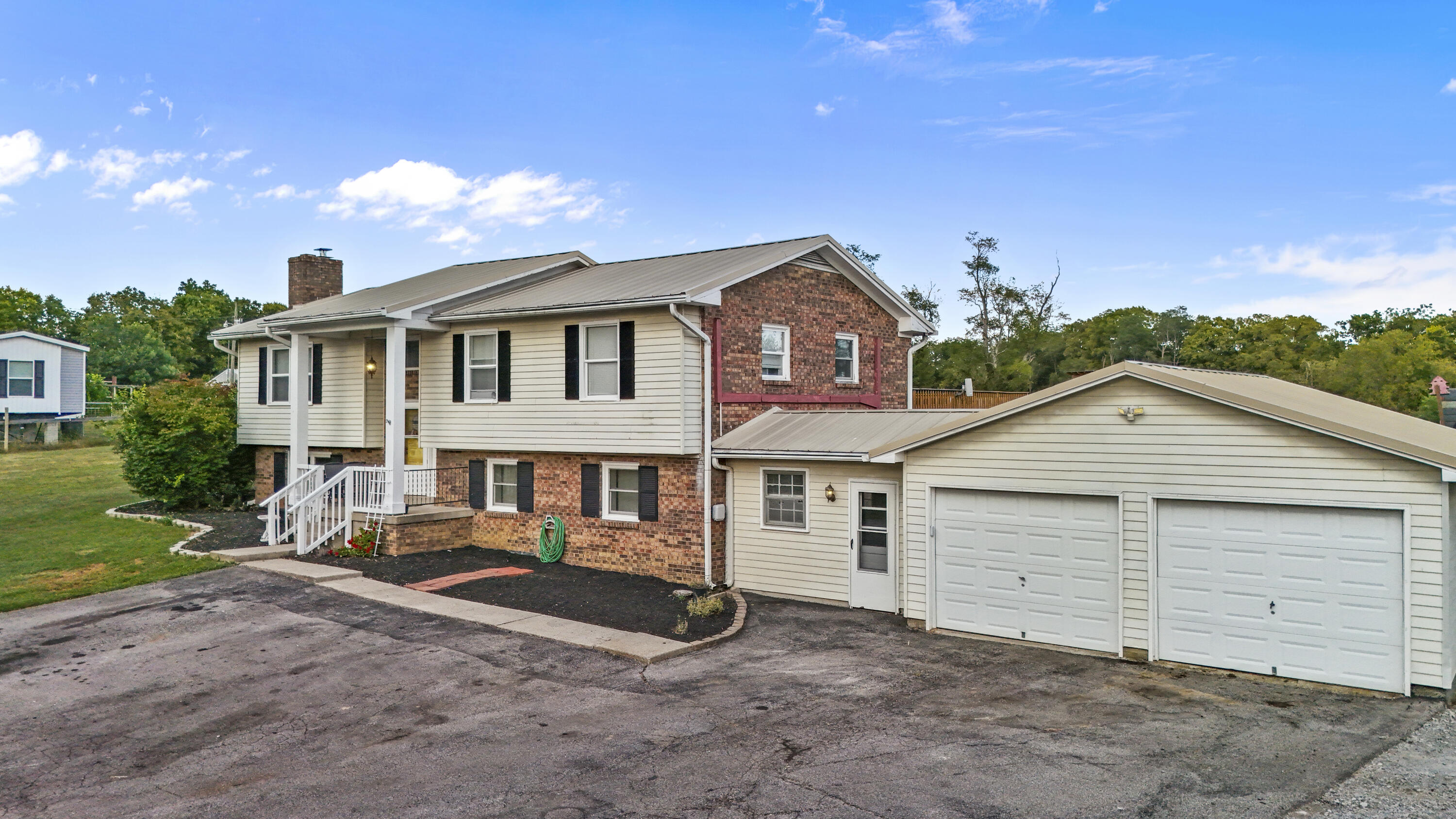 1150 Russell Cave Road