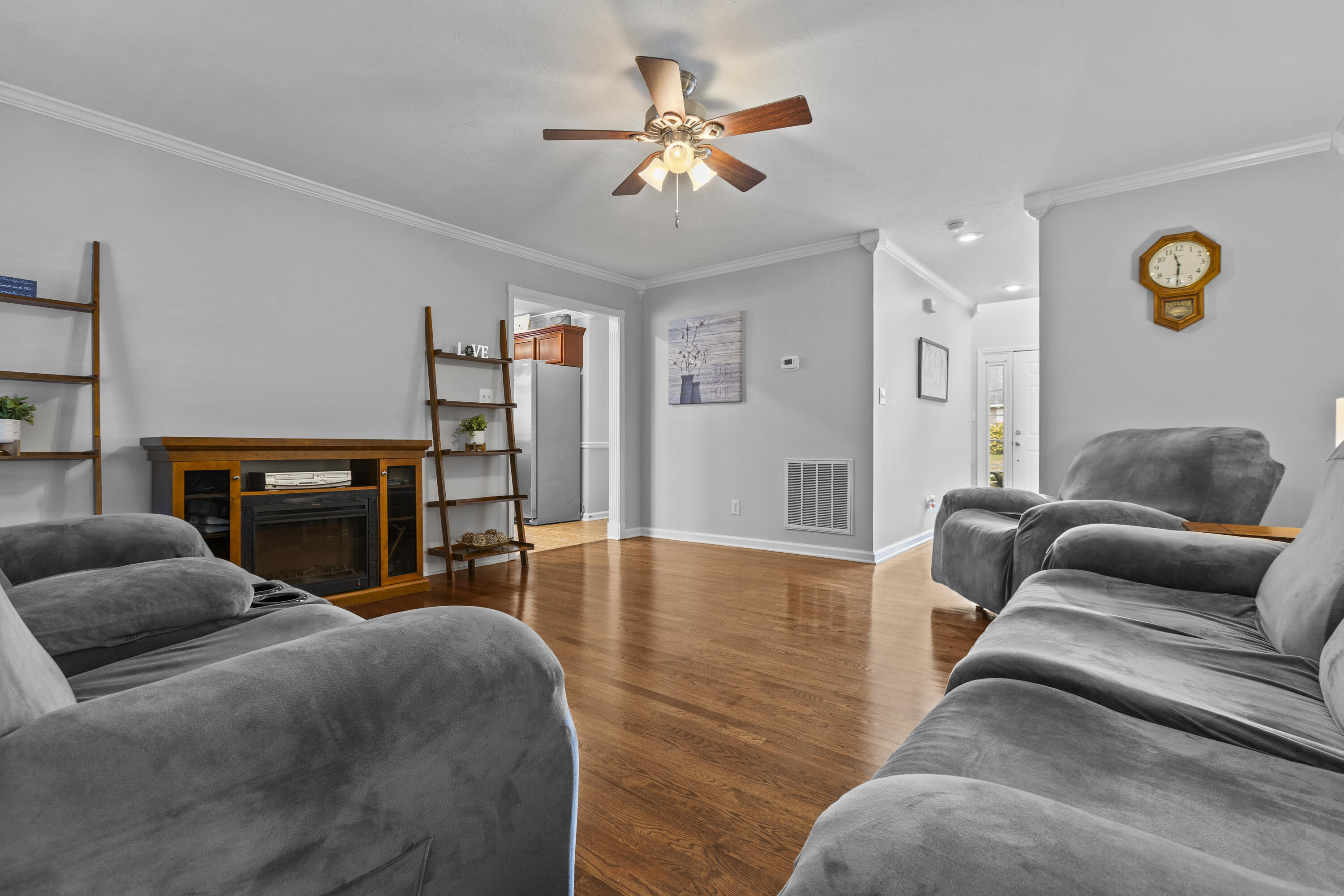 104 Teakwood Court