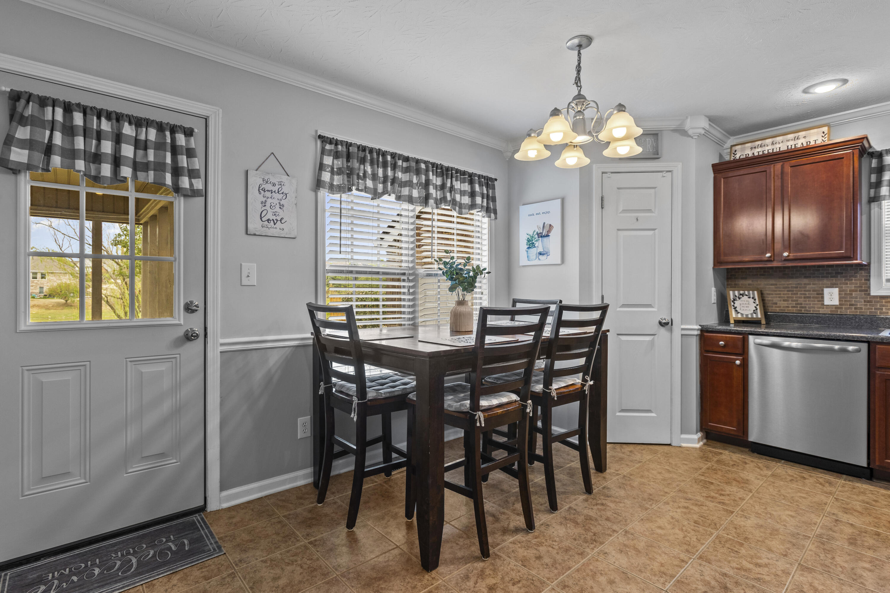 104 Teakwood Court