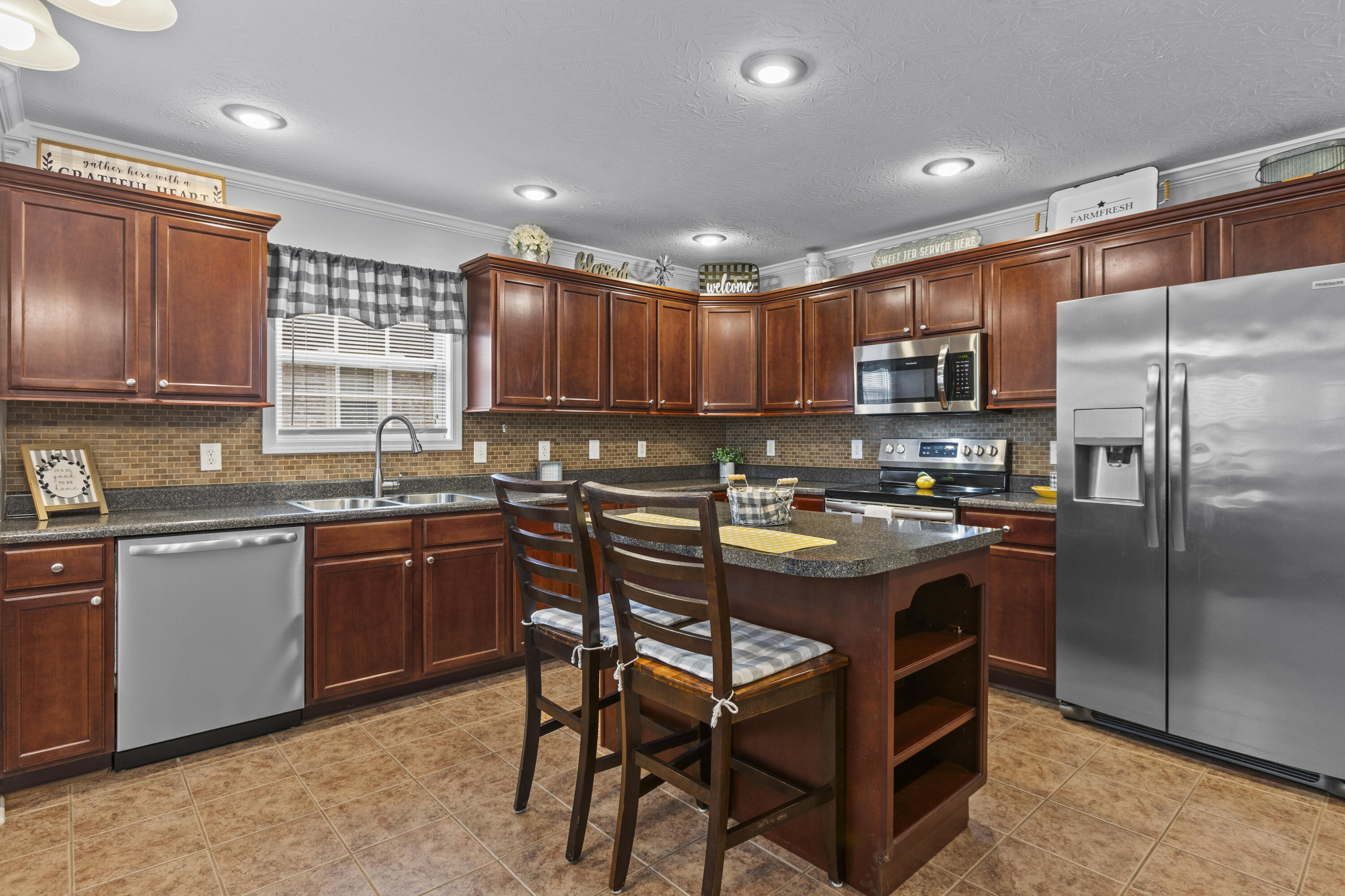 104 Teakwood Court