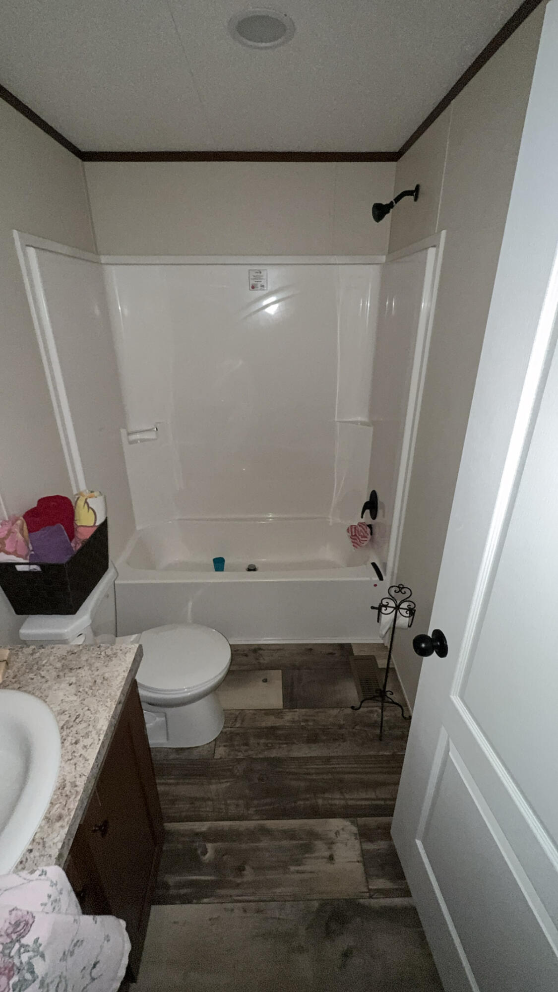 1223 Glass Pike