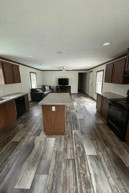 1223 Glass Pike