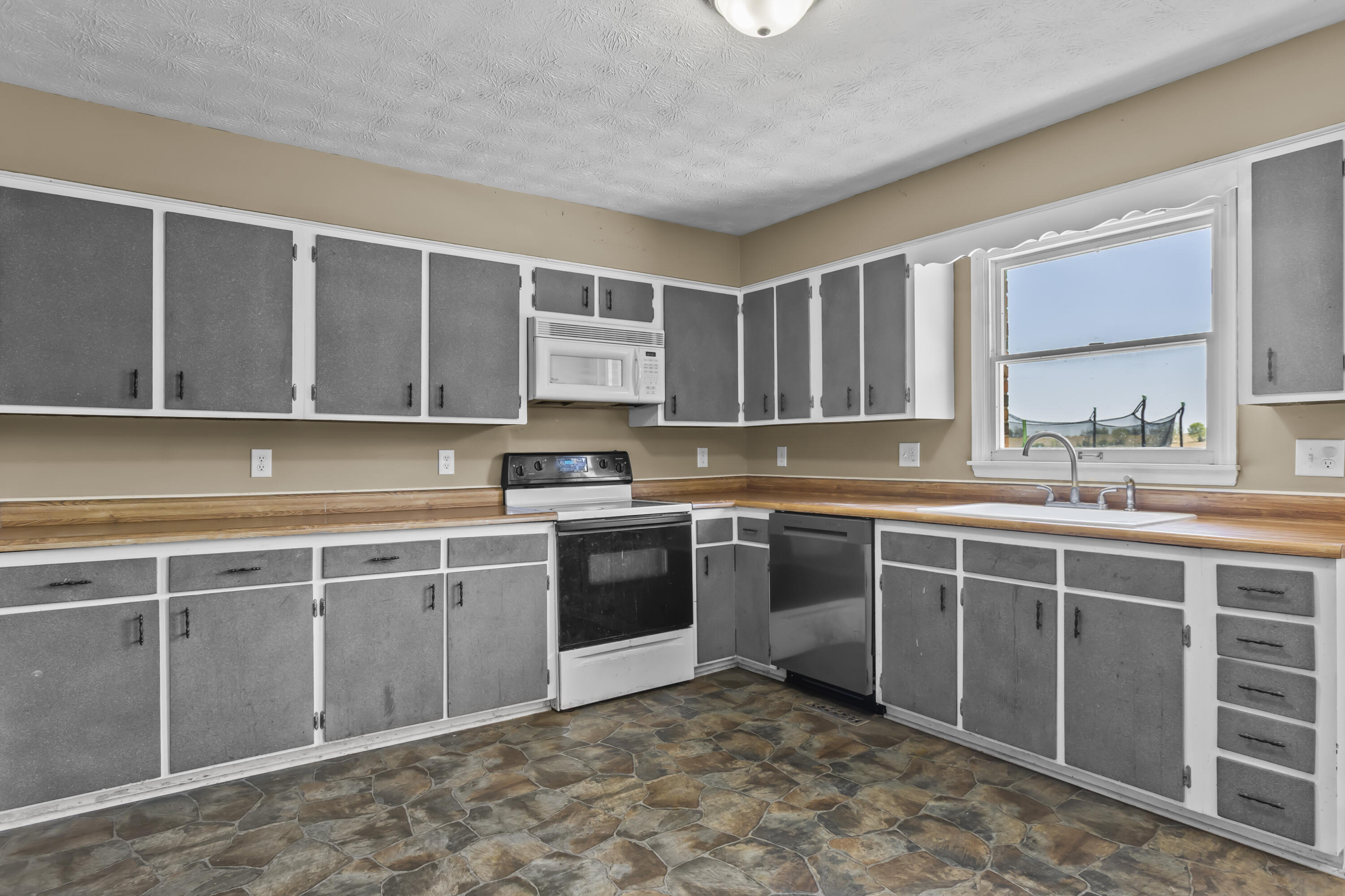416 Talmage-Mayo Road