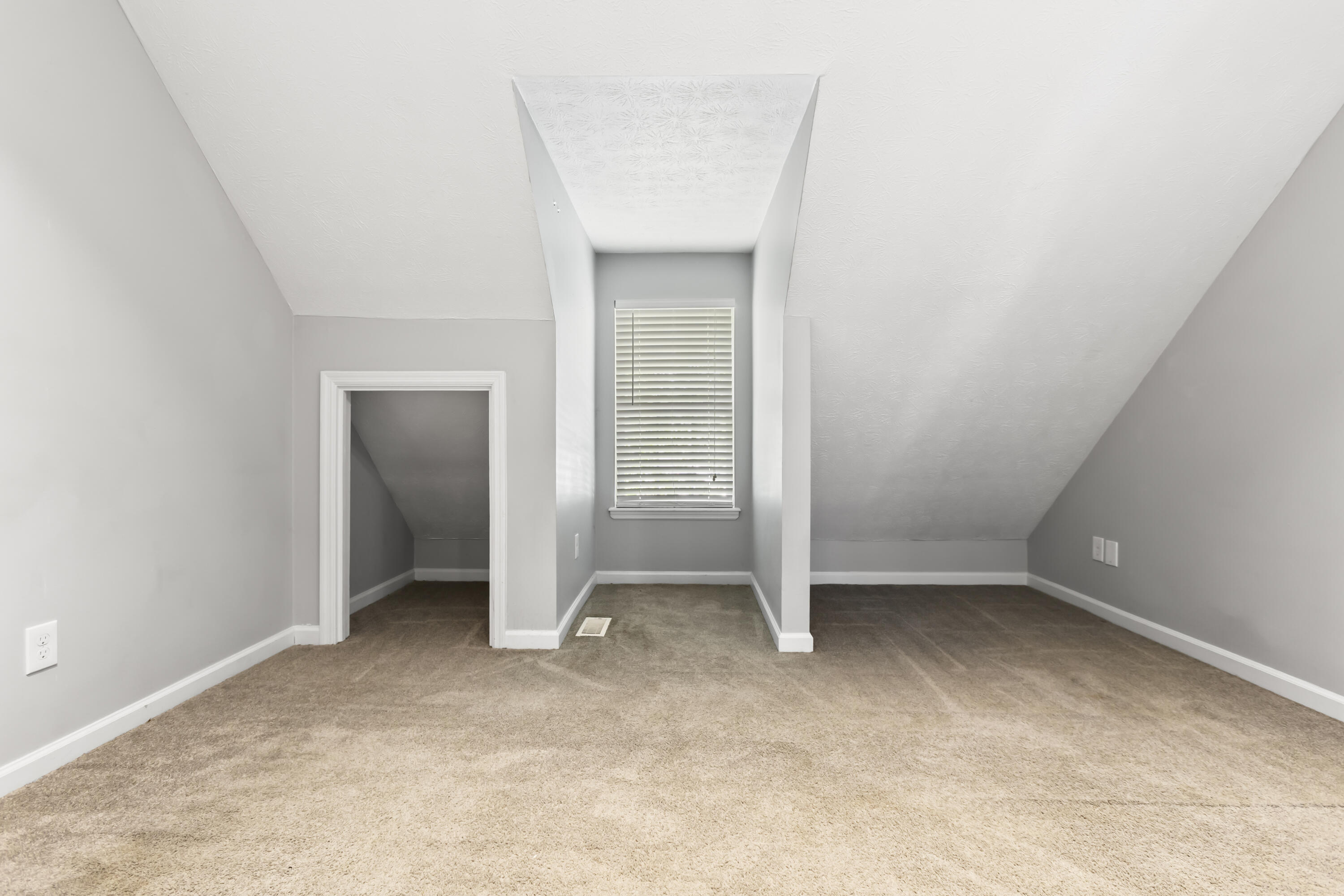 112 Bridgeway Court