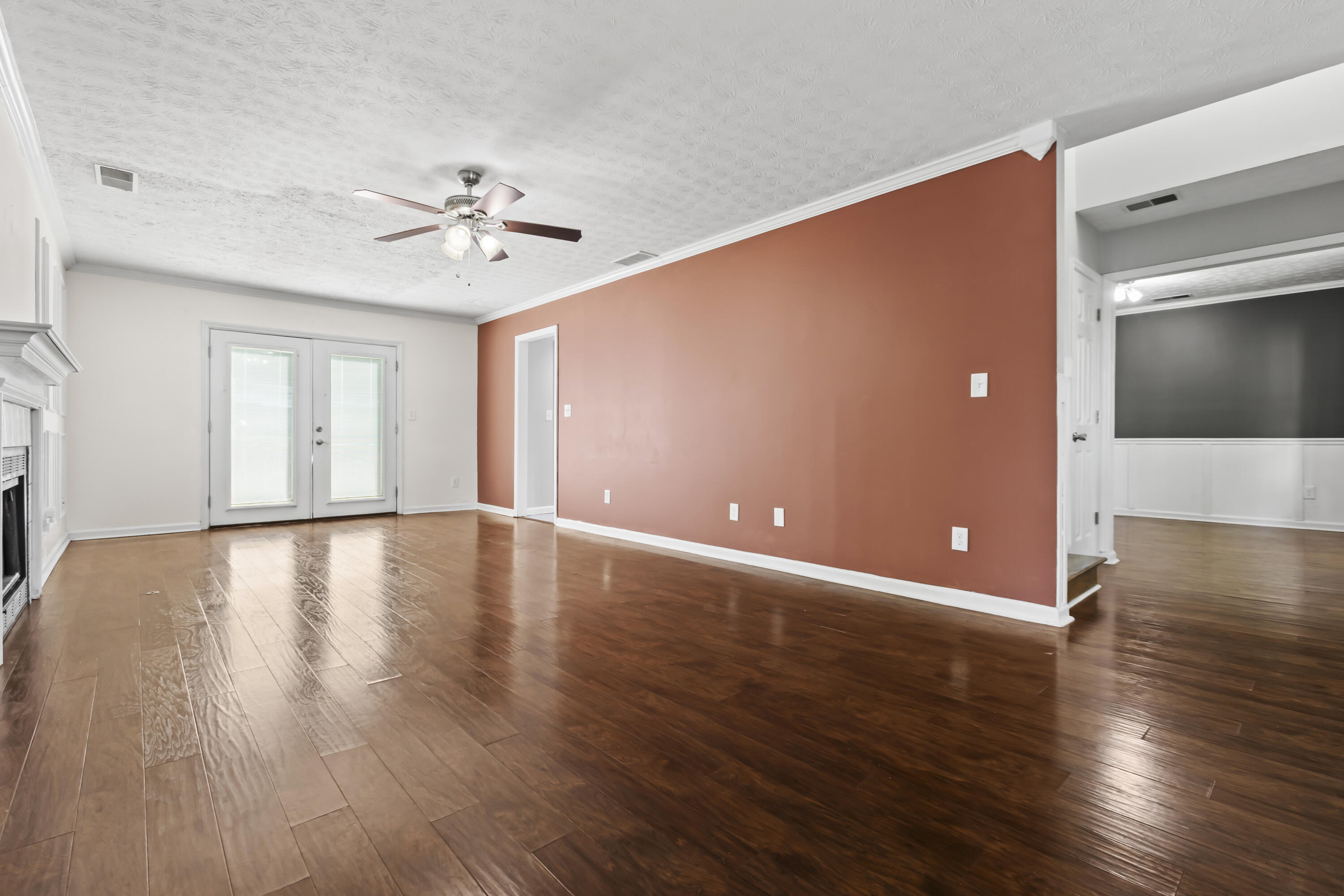 112 Bridgeway Court