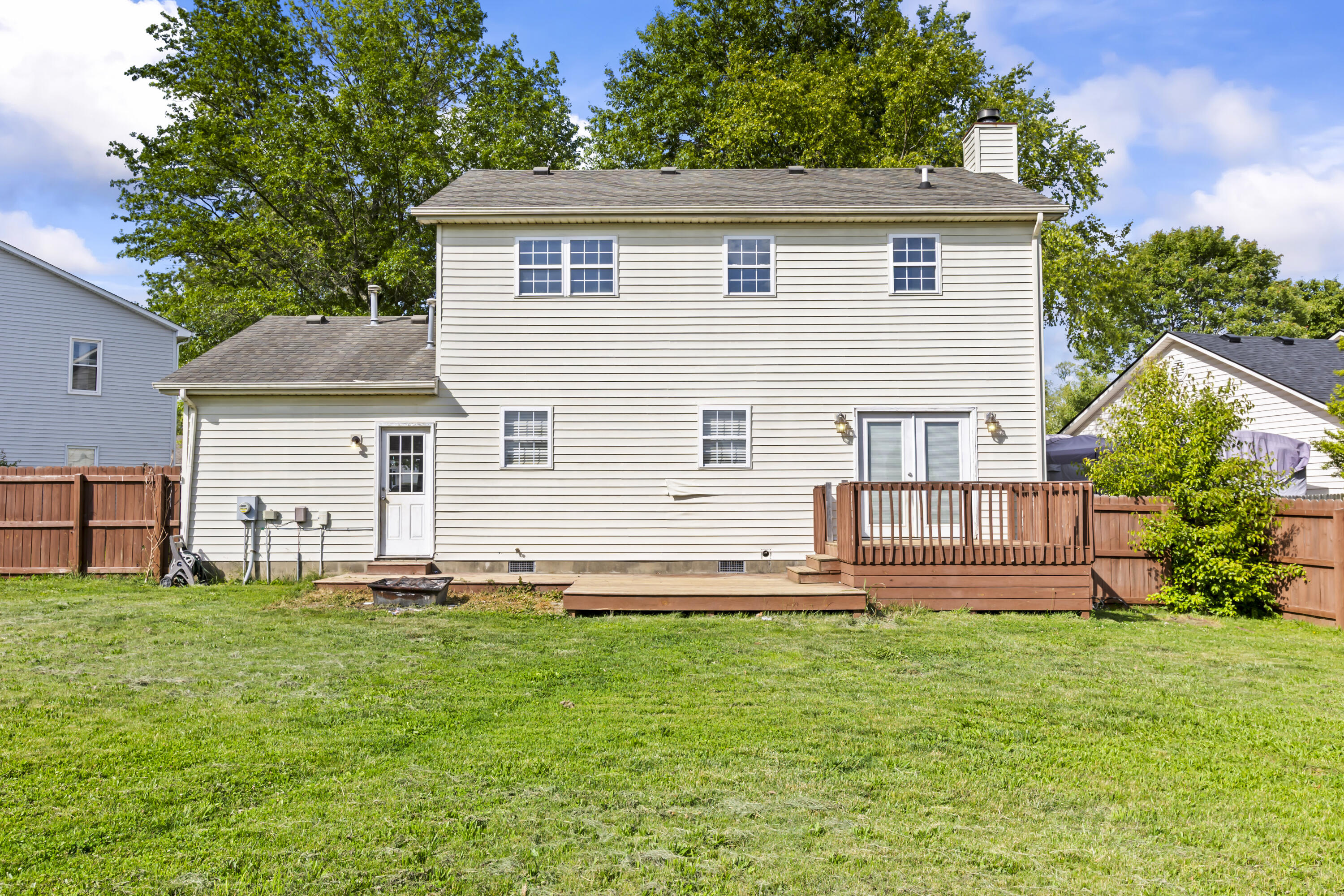 112 Bridgeway Court