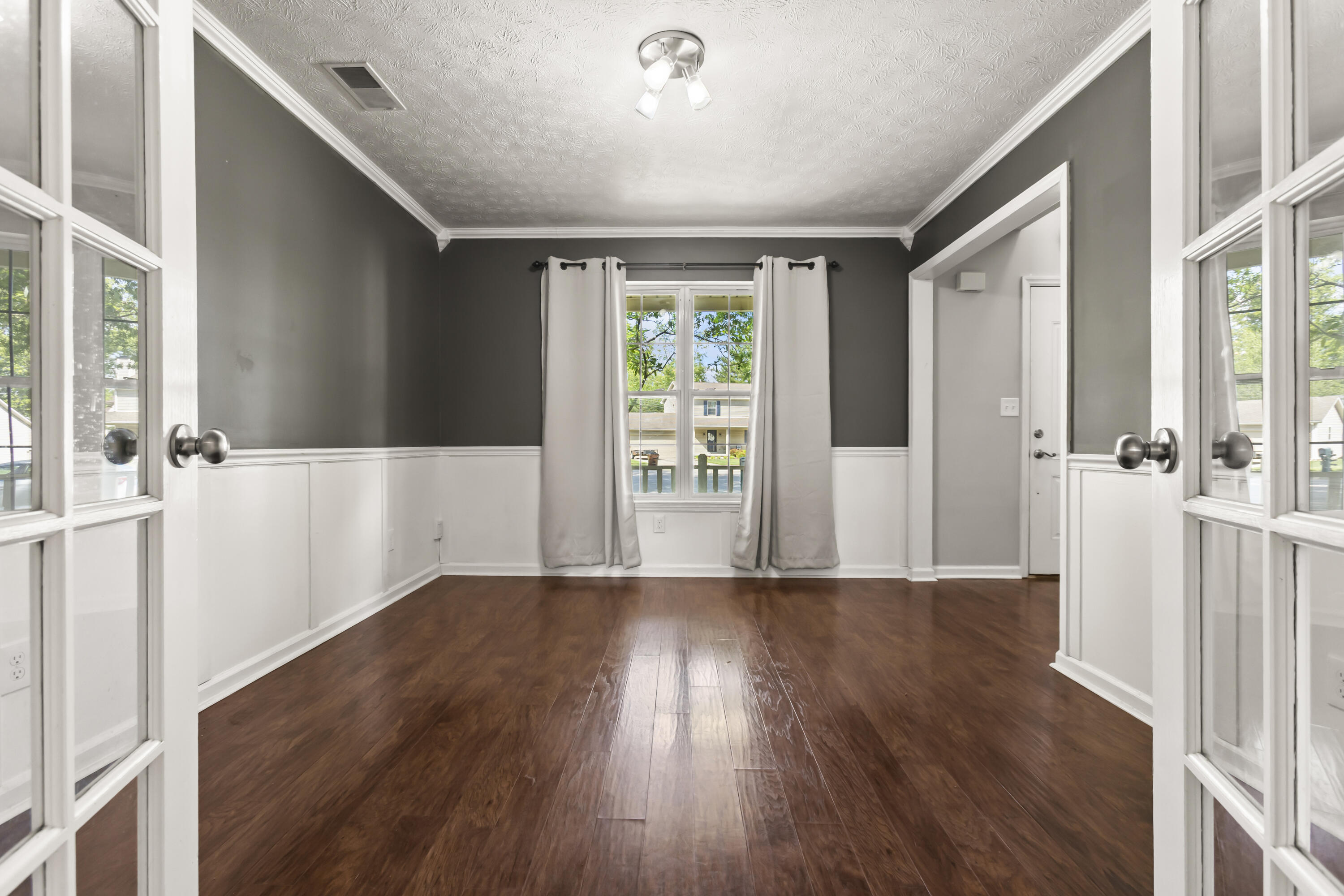 112 Bridgeway Court
