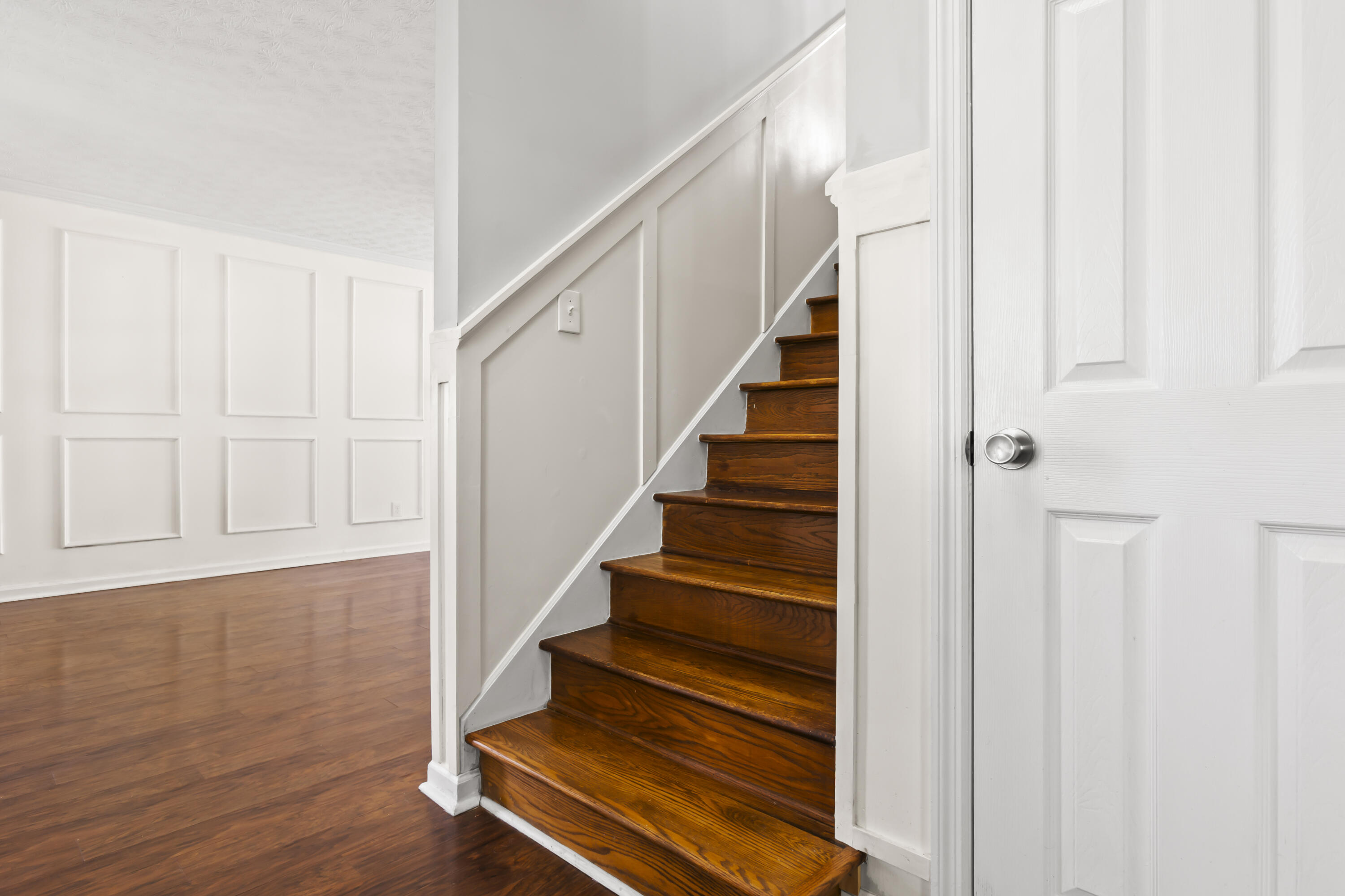 112 Bridgeway Court