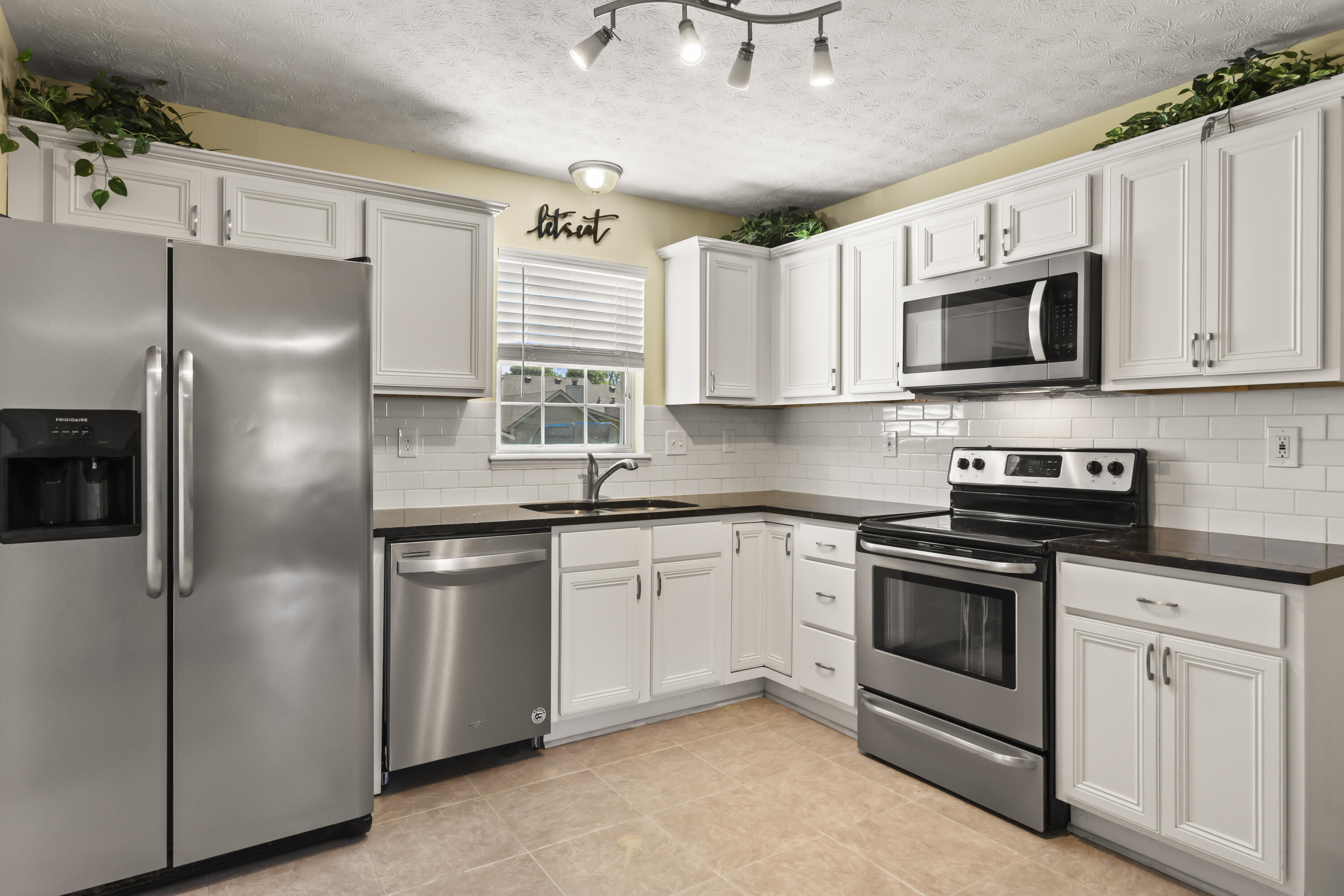 112 Bridgeway Court