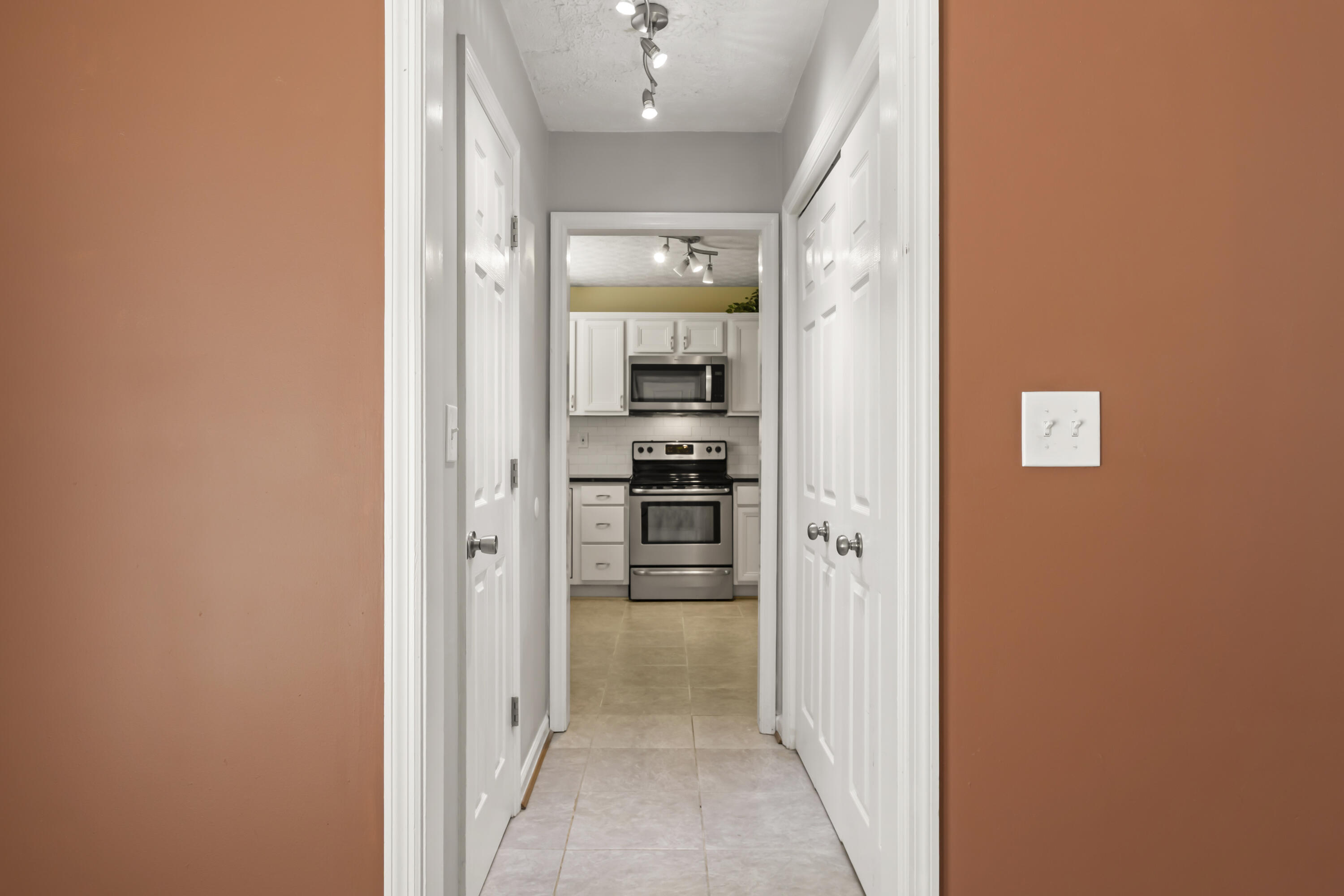 112 Bridgeway Court