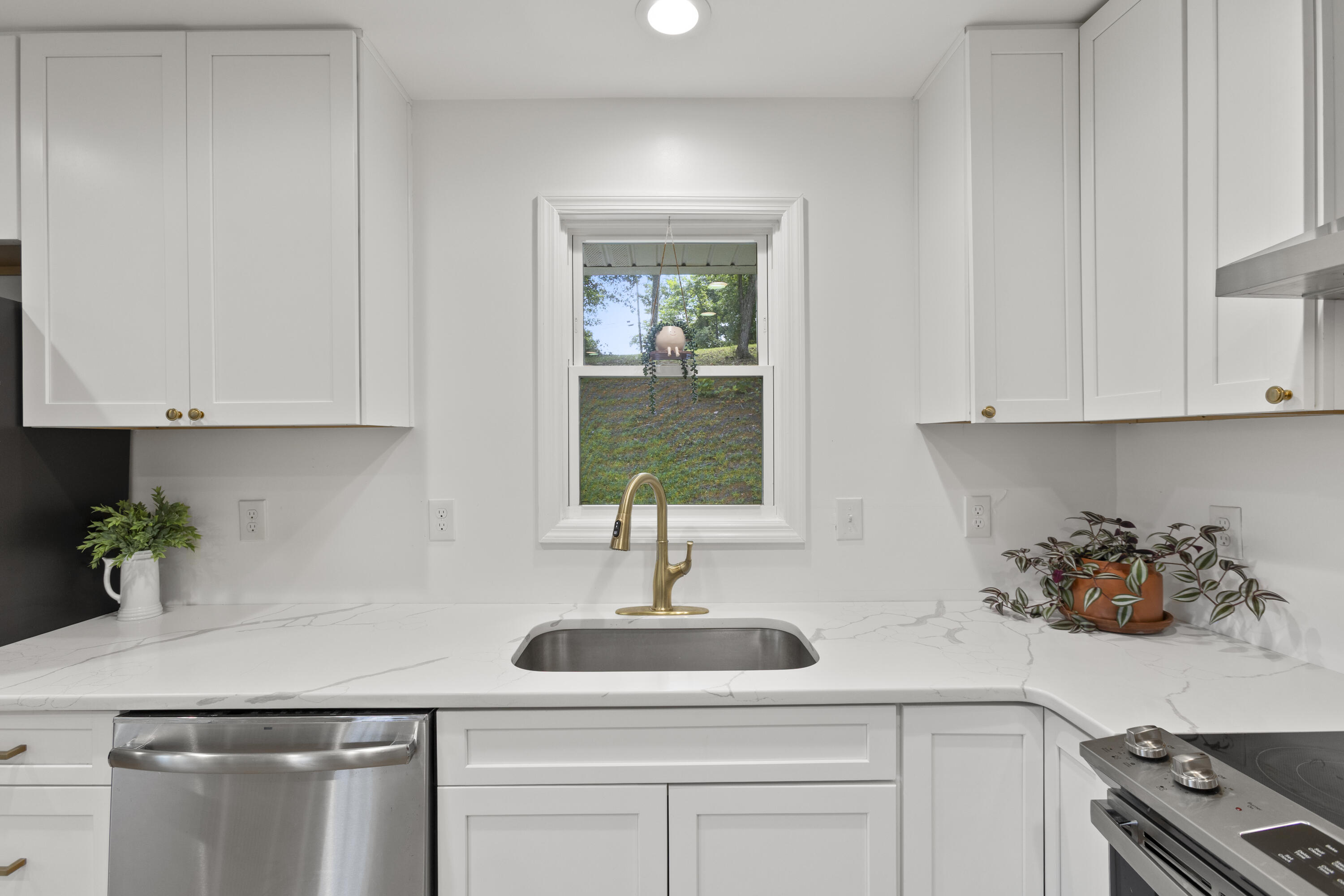 2421 Burton Pike