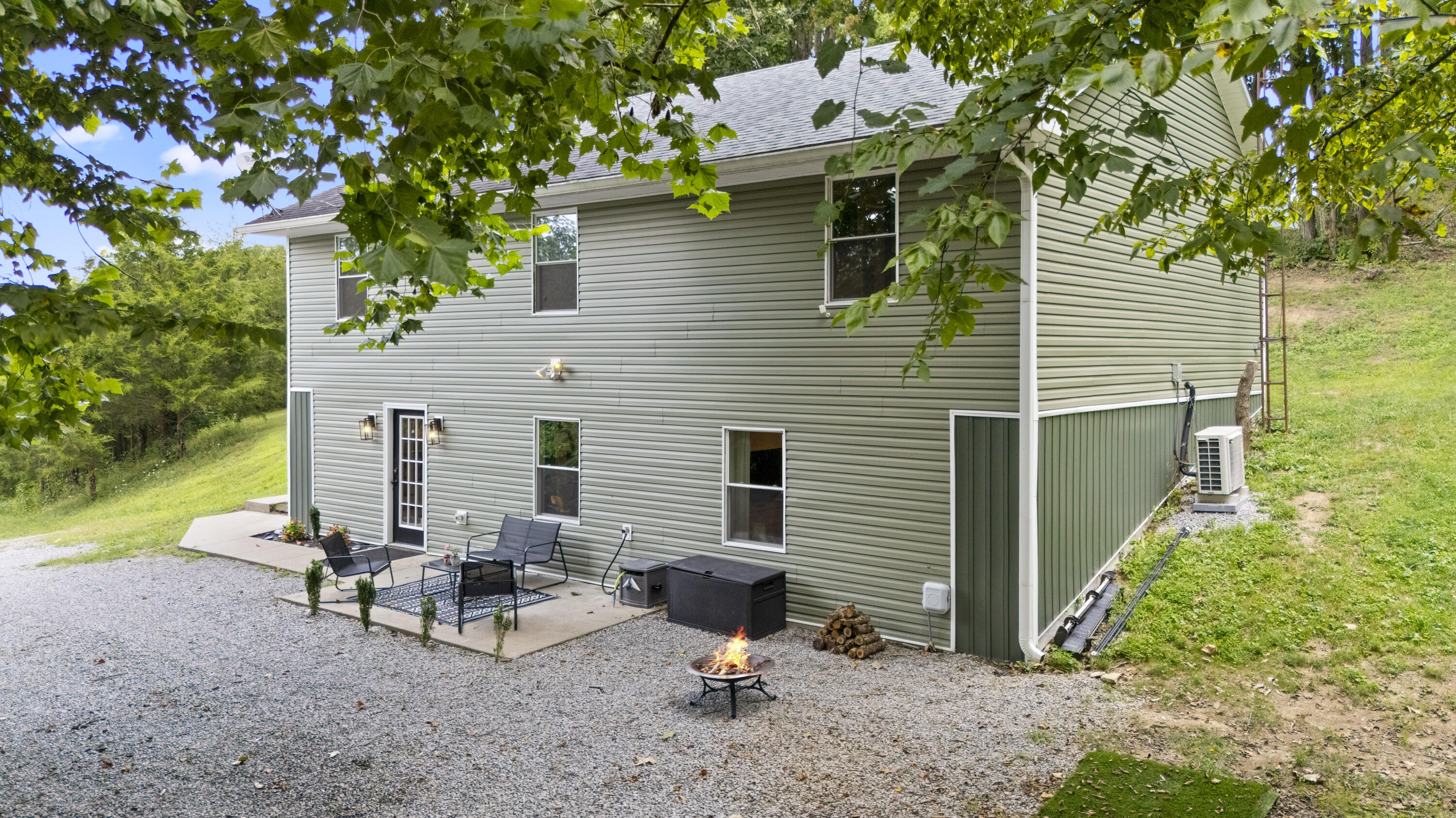 2421 Burton Pike