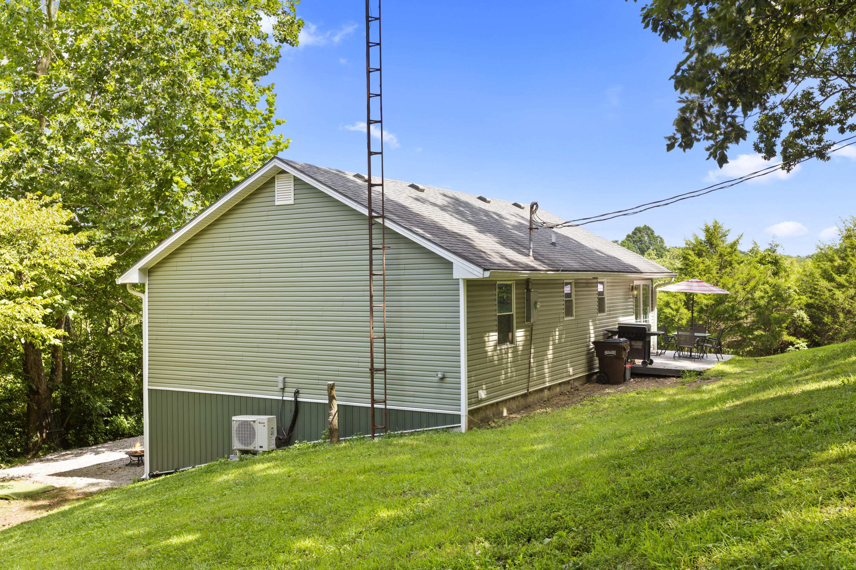 2421 Burton Pike