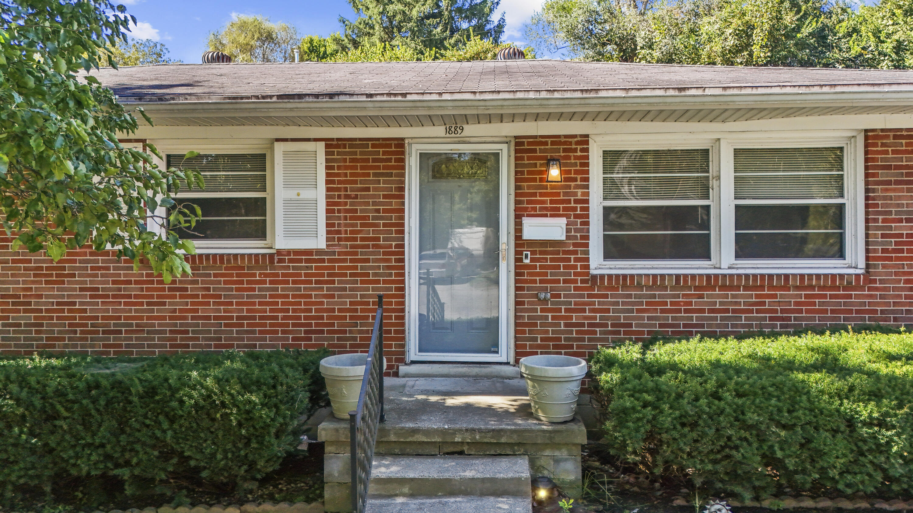 1889 Rio Vista Drive