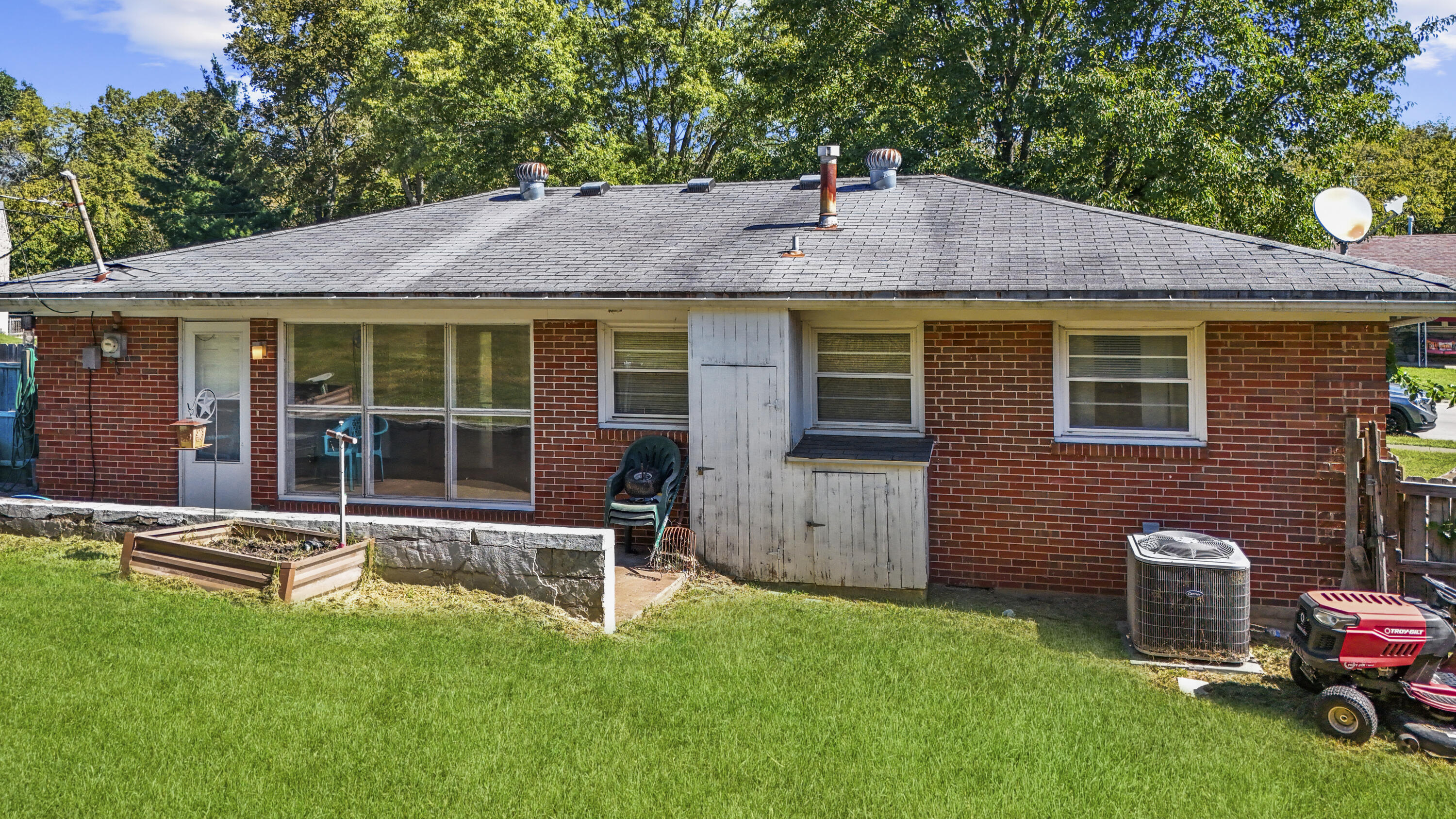 1889 Rio Vista Drive