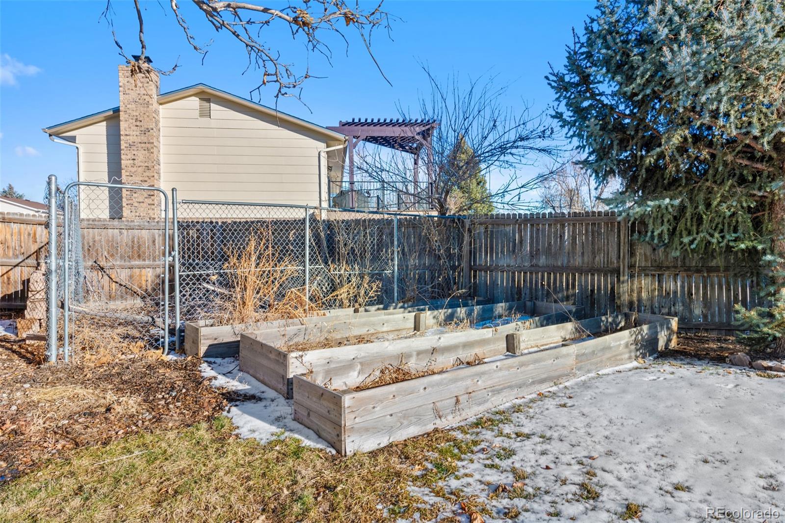 6143 S Holland Street