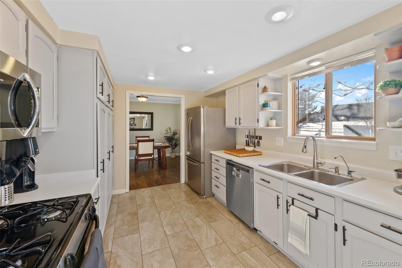 6143 S Holland Street