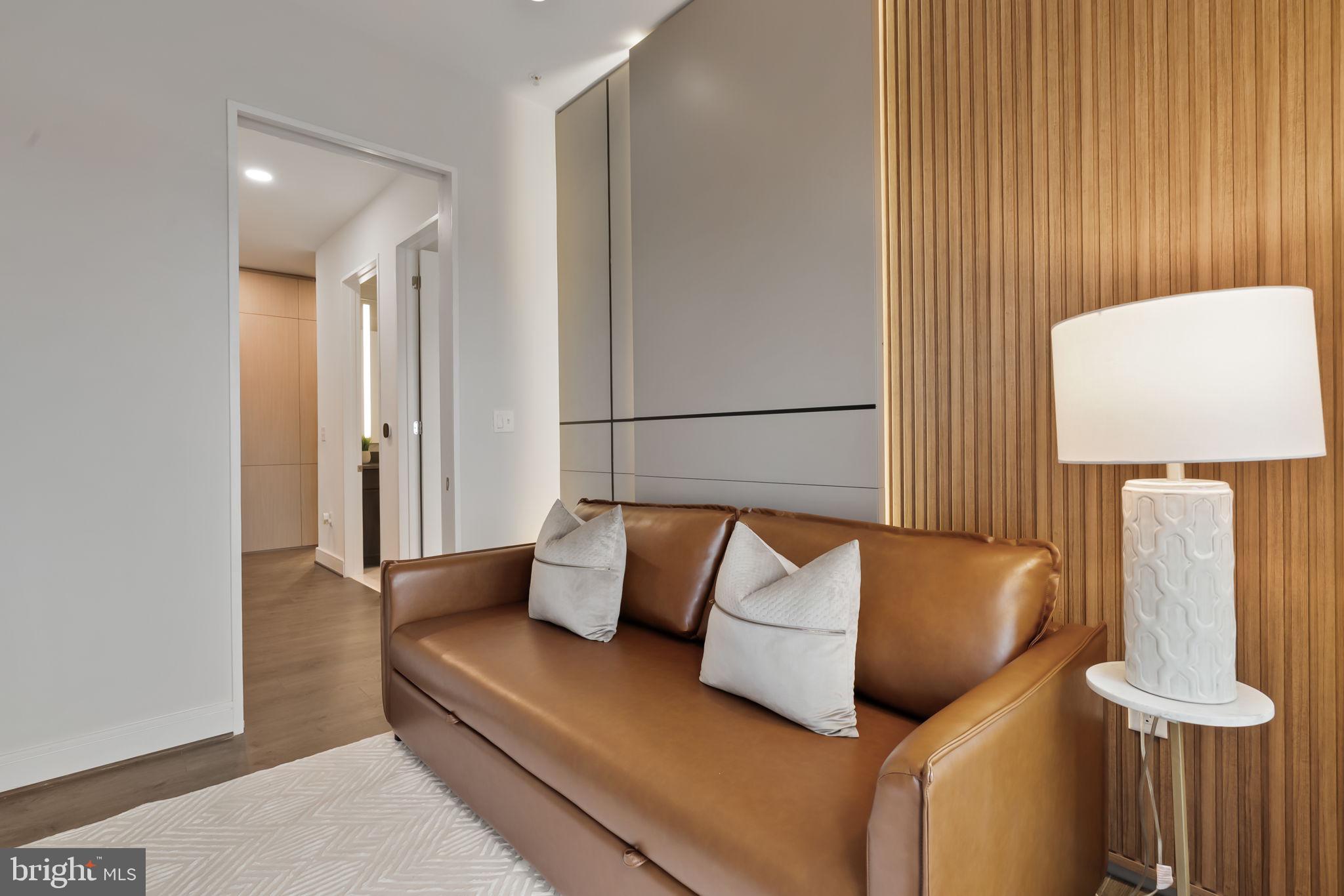 625 SLATERS LANE 402