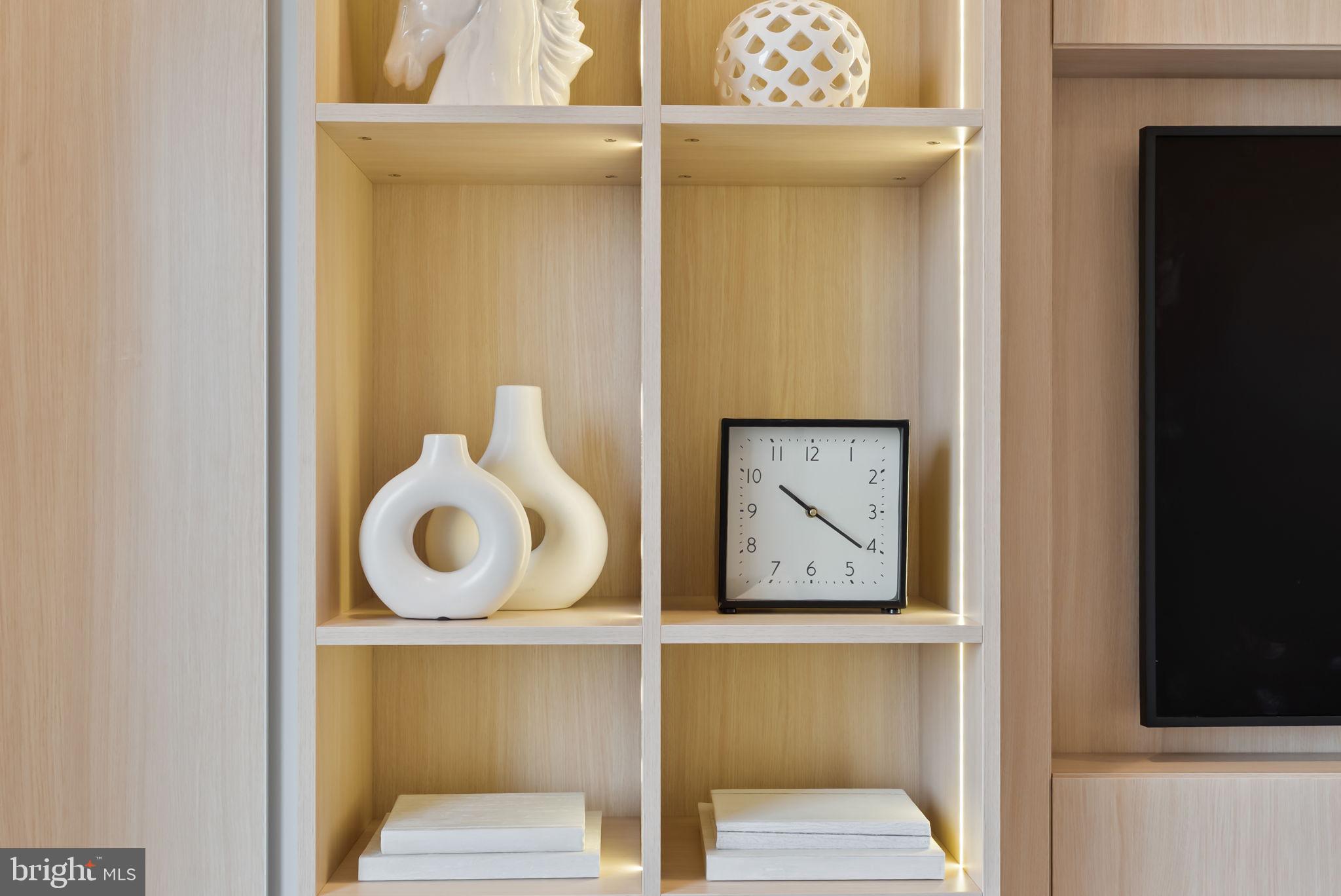 625 SLATERS LANE 402