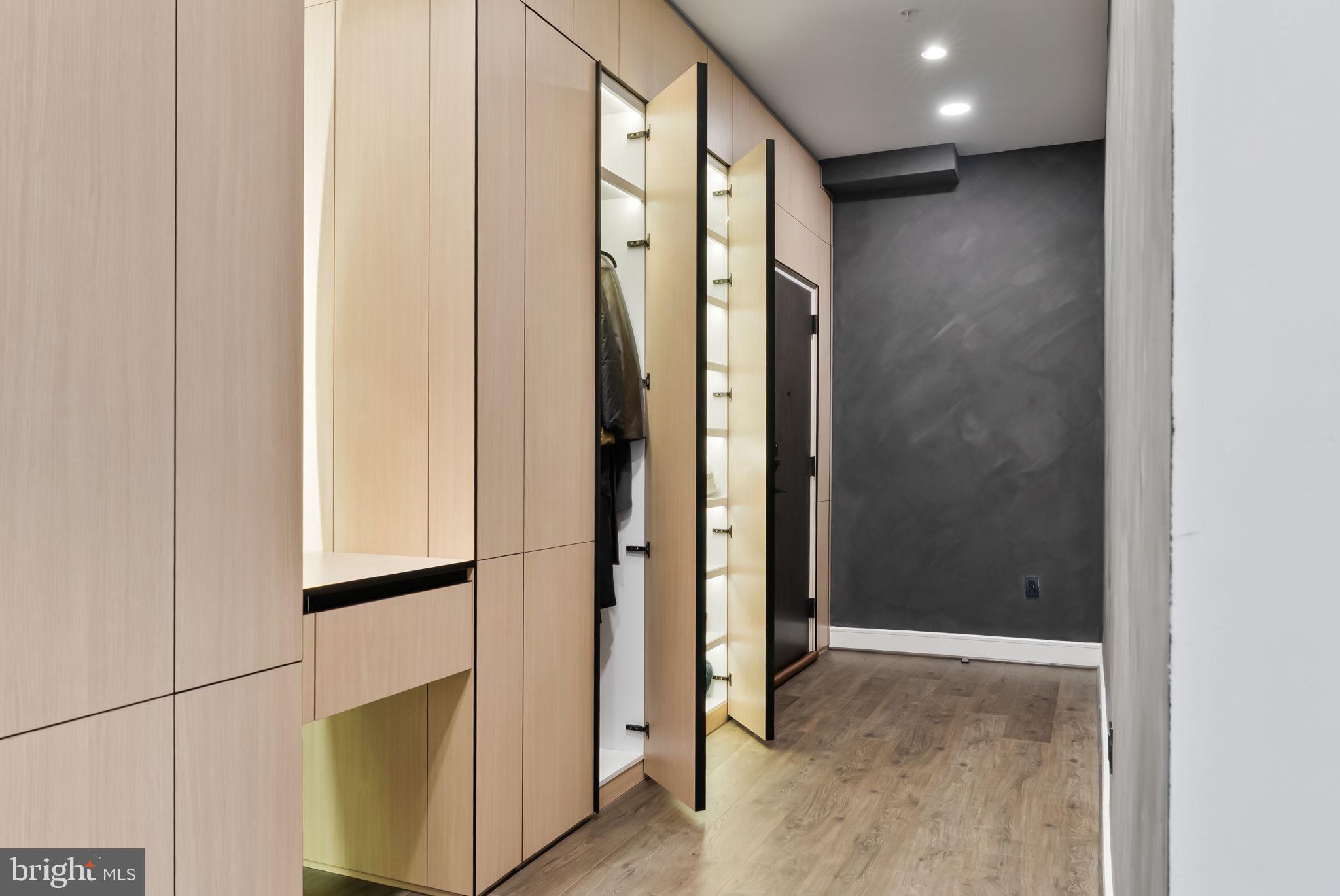 625 SLATERS LANE 402