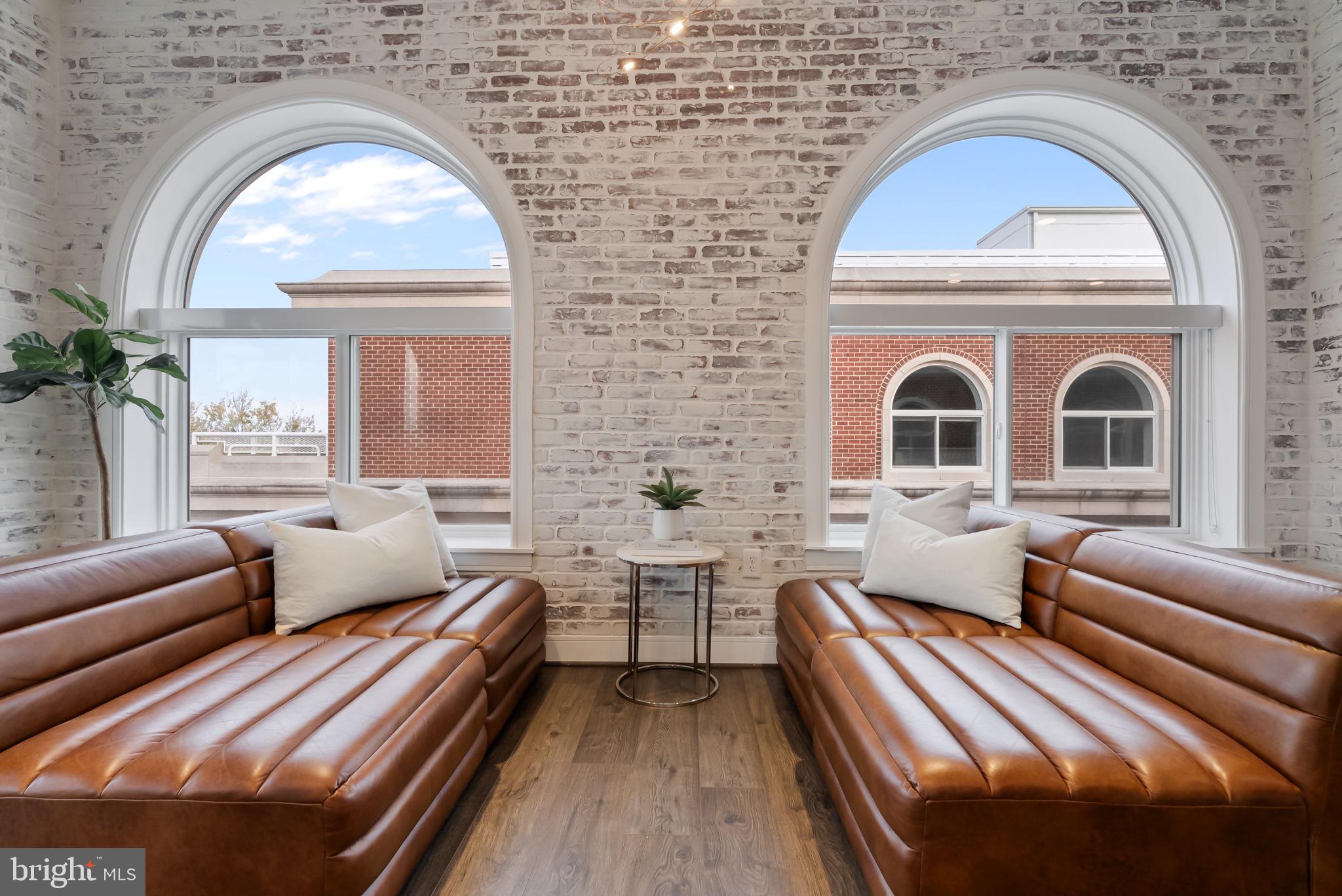 625 SLATERS LANE 402