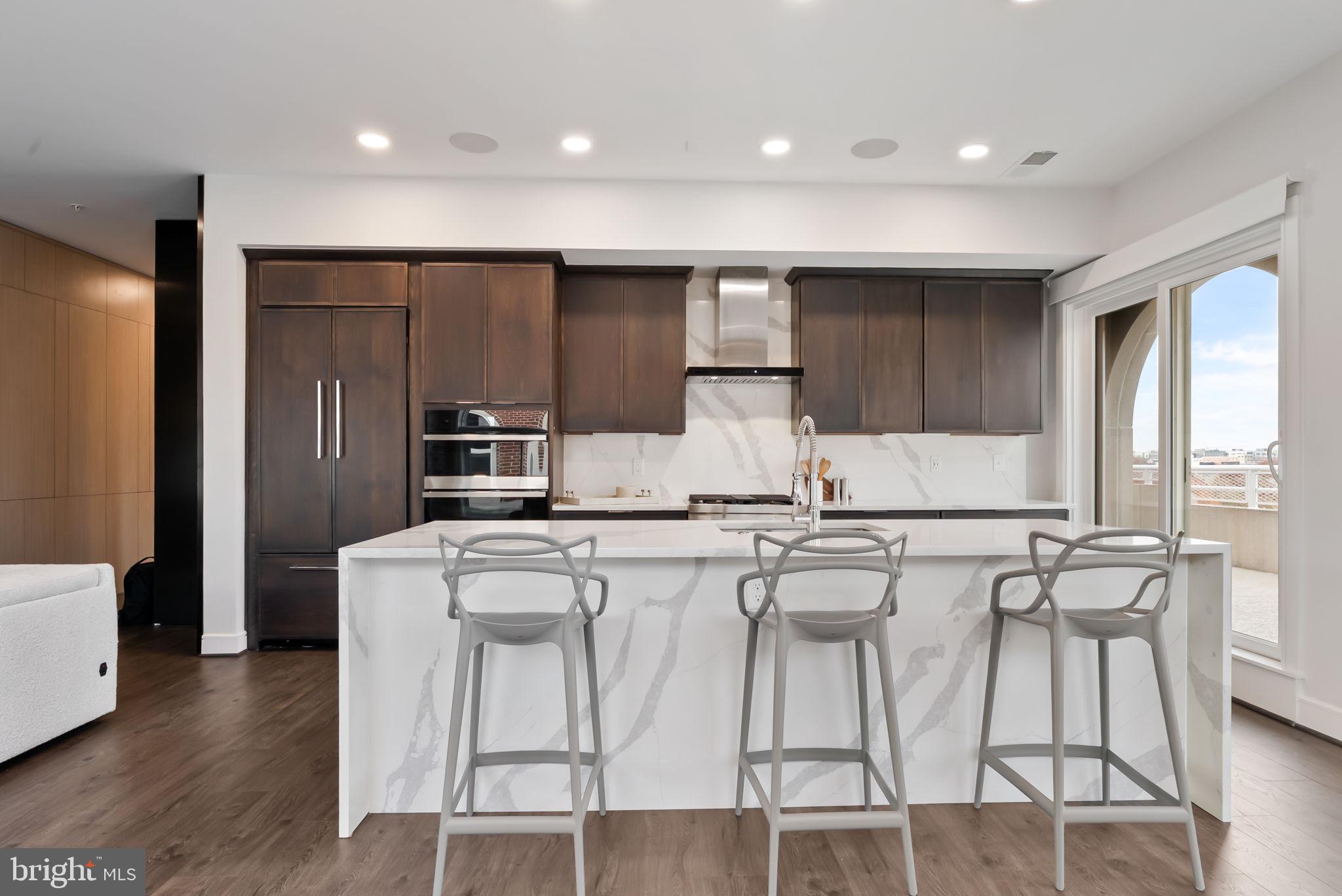 625 SLATERS LANE 402