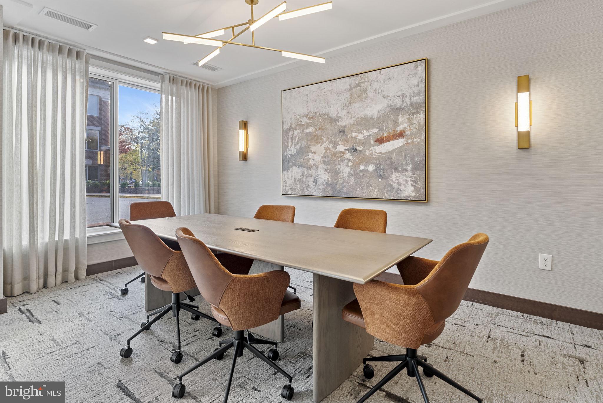 625 SLATERS LANE 402