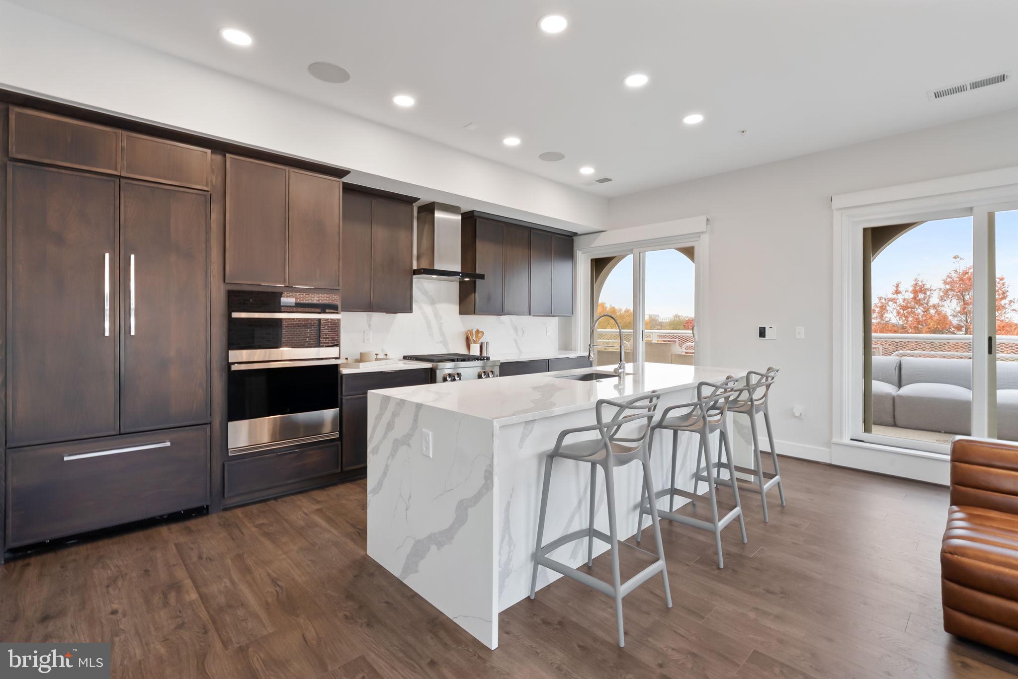 625 SLATERS LANE 402