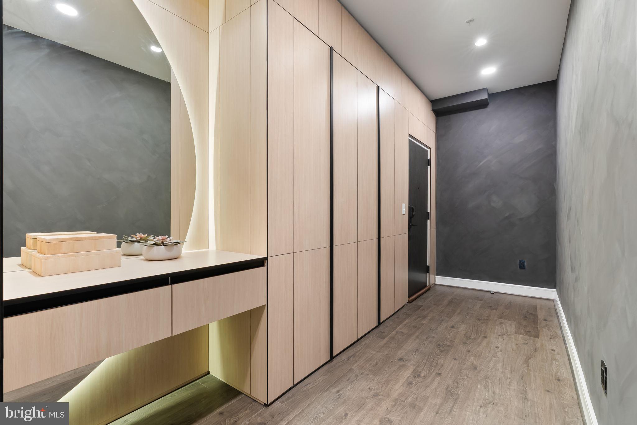 625 SLATERS LANE 402