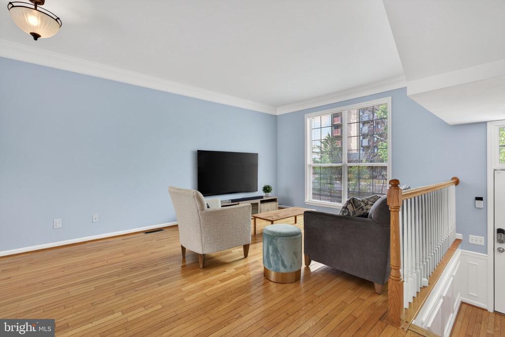 6006 LINCOLNIA ROAD
