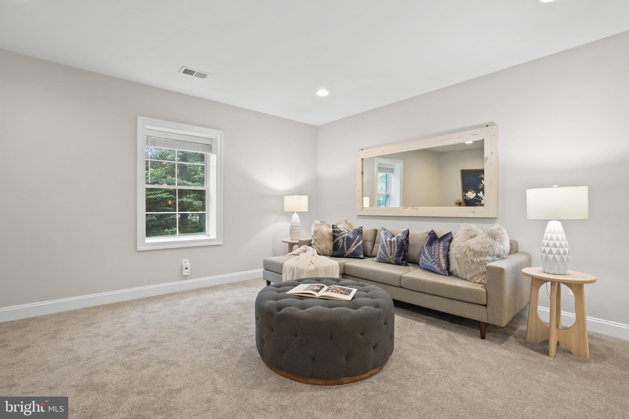 11319 Bellmont Dr