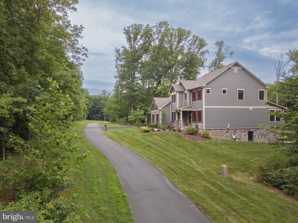 11319 Bellmont Dr