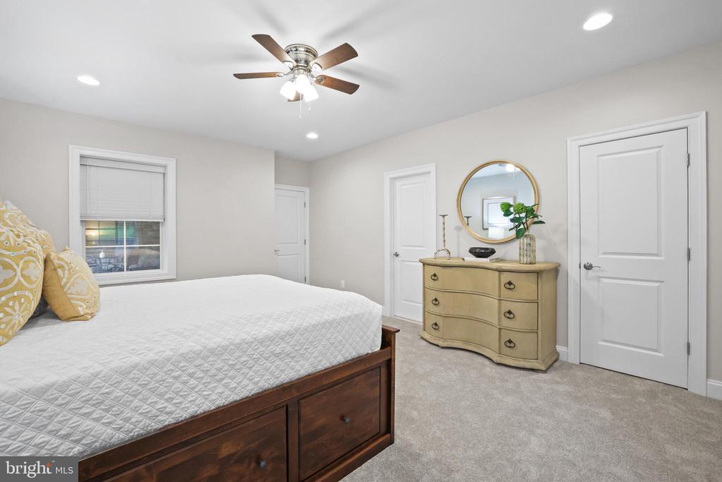 11319 Bellmont Dr