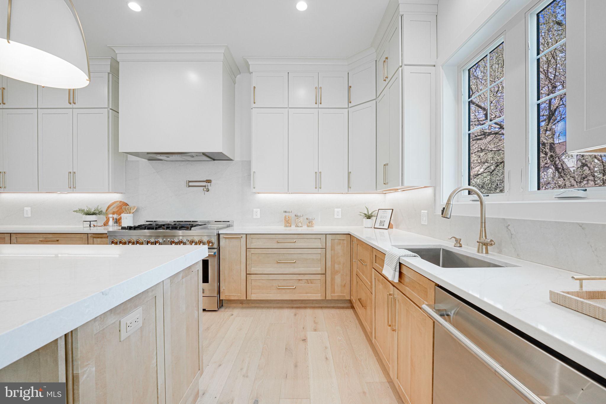 7222 Arthur Dr