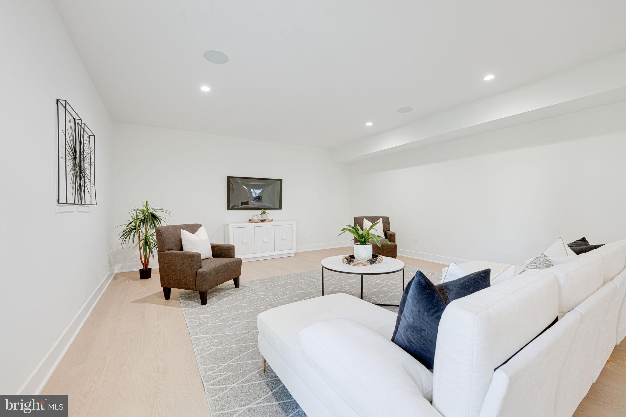 7222 Arthur Dr