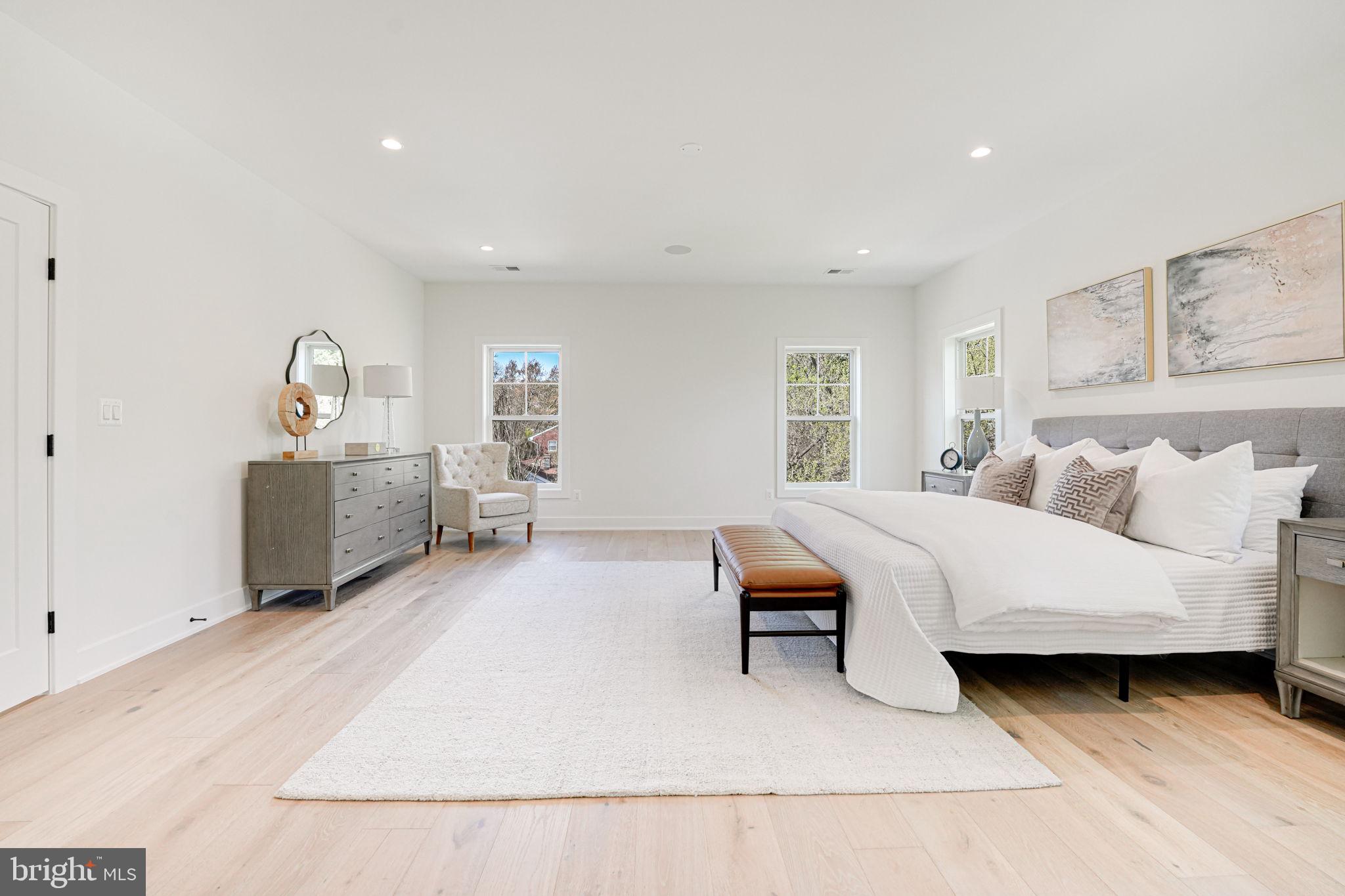 7222 Arthur Dr