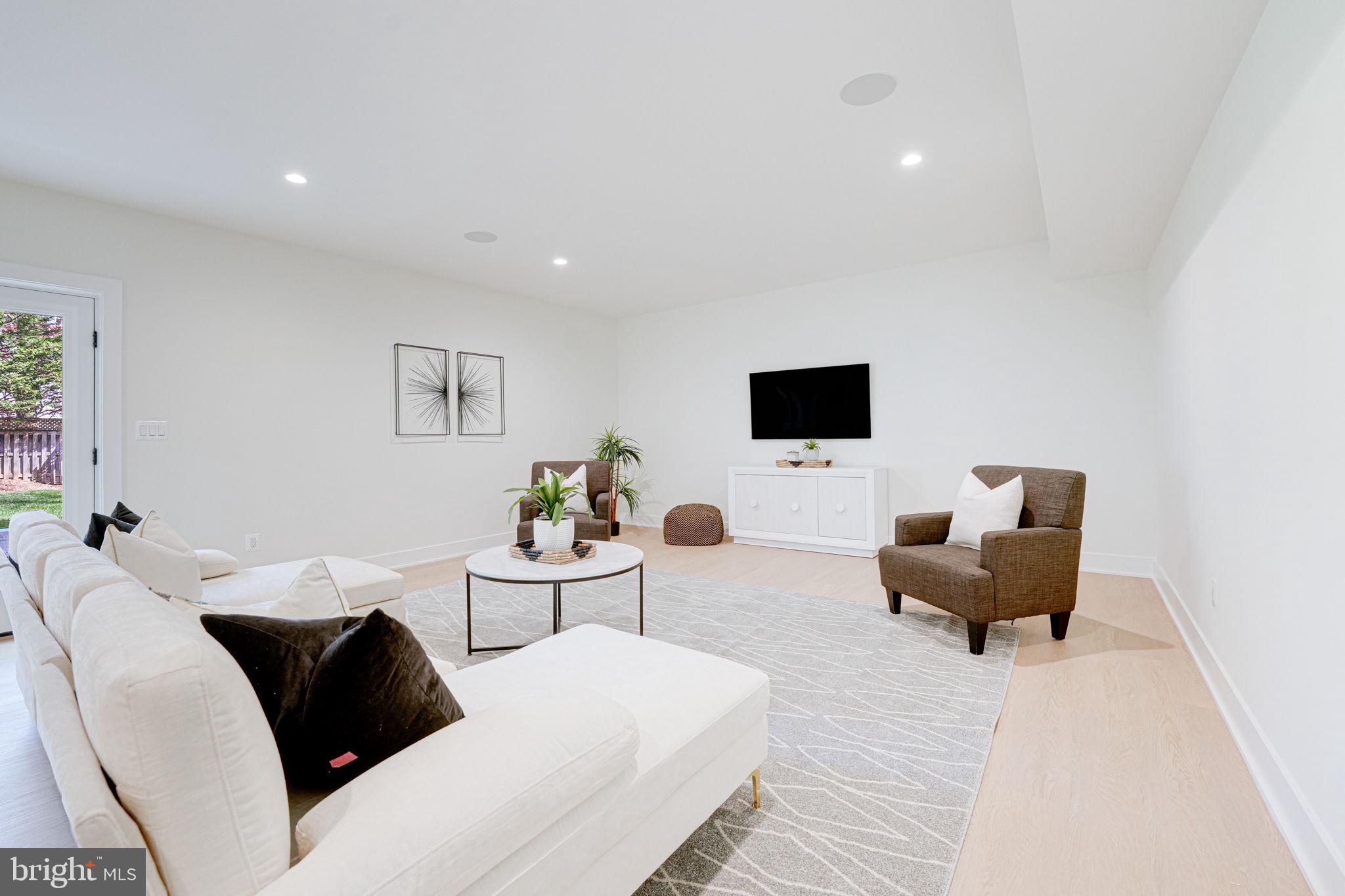 7222 Arthur Dr