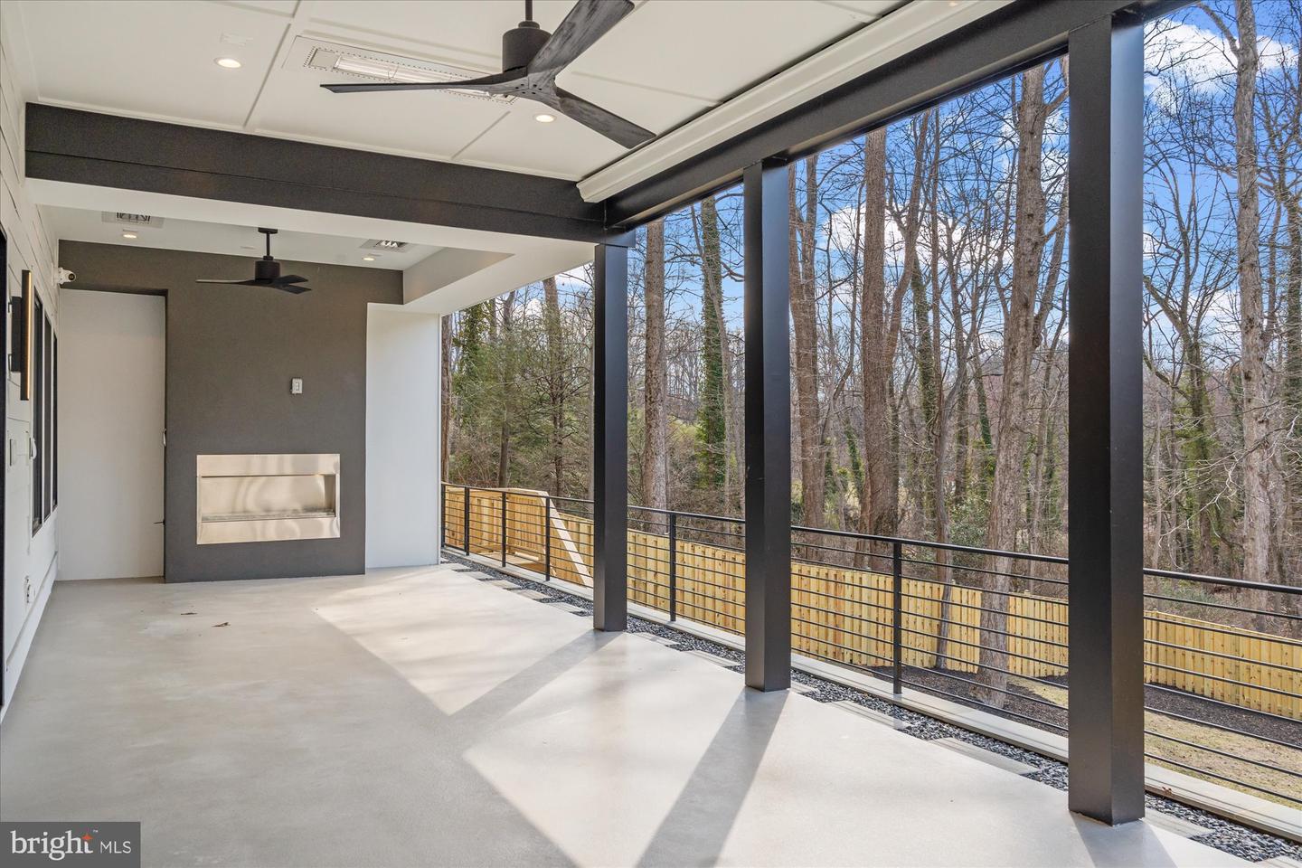 1428 Waggaman Cir