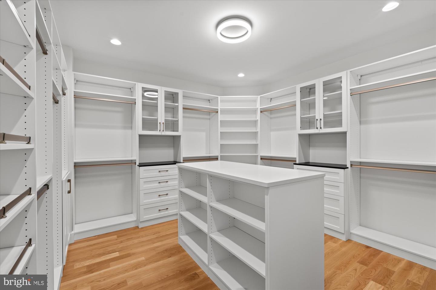 1428 Waggaman Cir
