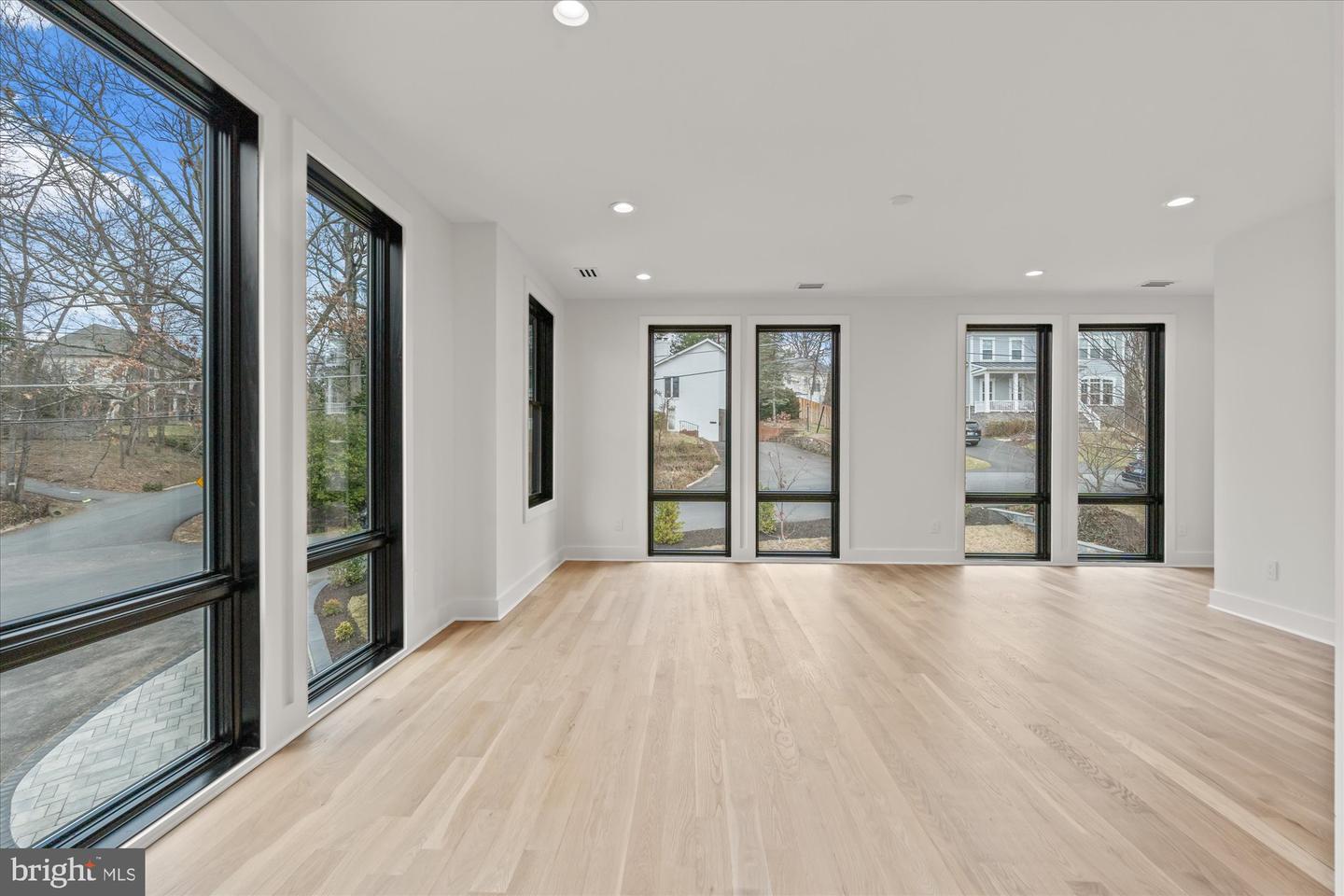 1428 Waggaman Cir
