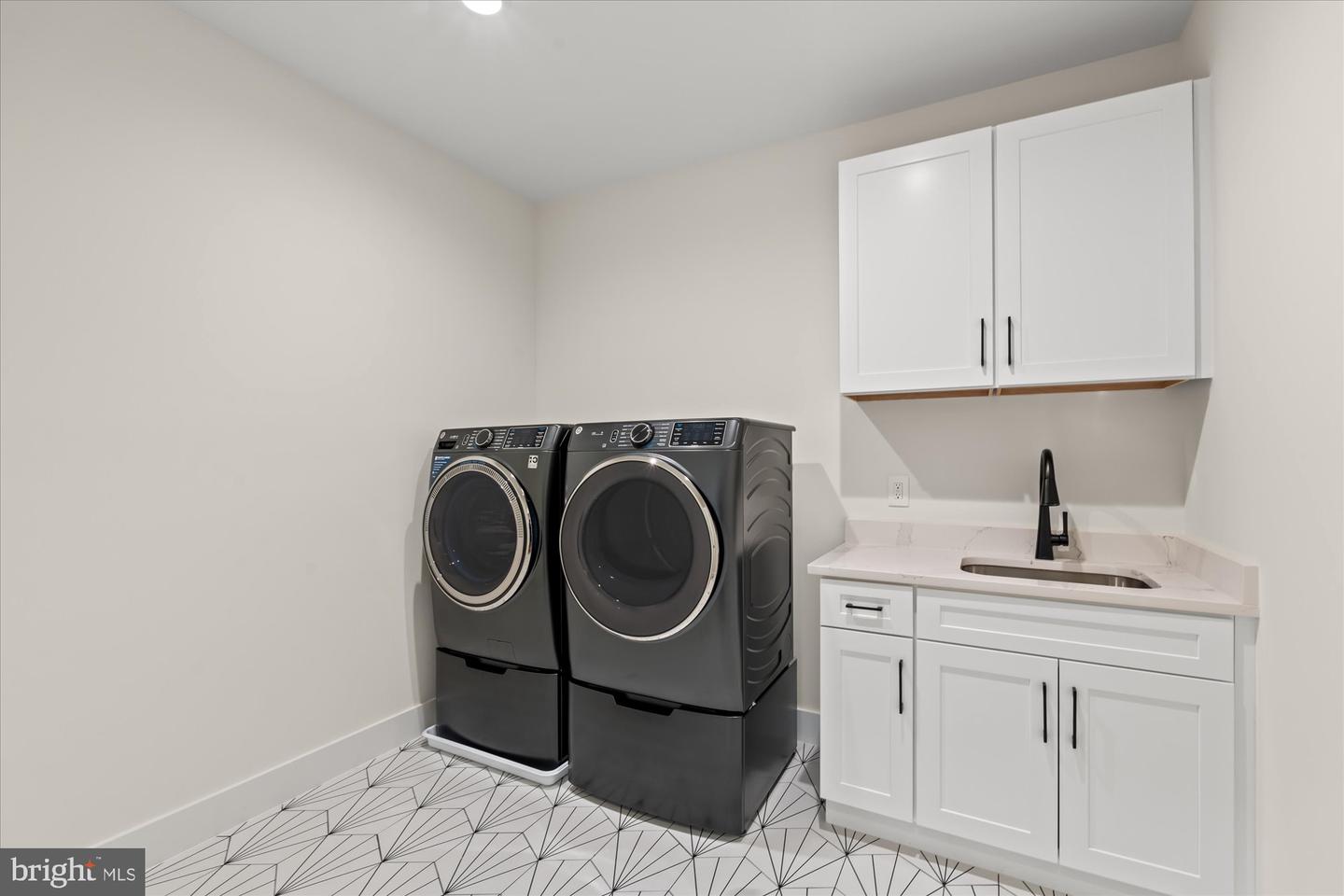 1428 Waggaman Cir