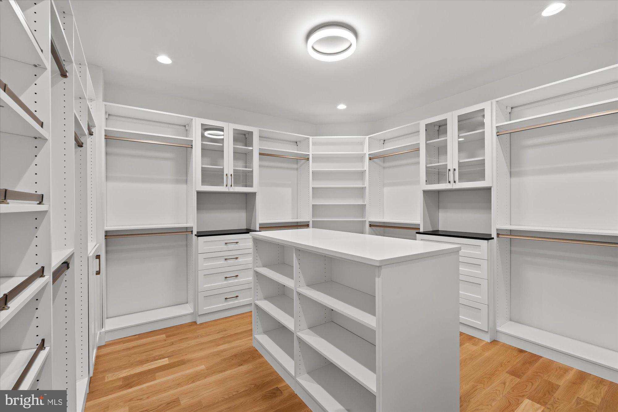 1428 Waggaman Cir