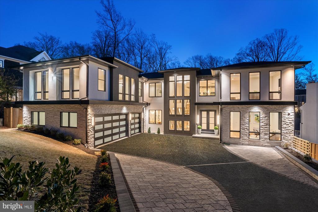 1428 Waggaman Cir